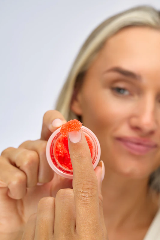 Killer Lips Prep Talk Lip Scrub Aardbeienpeeling do ust