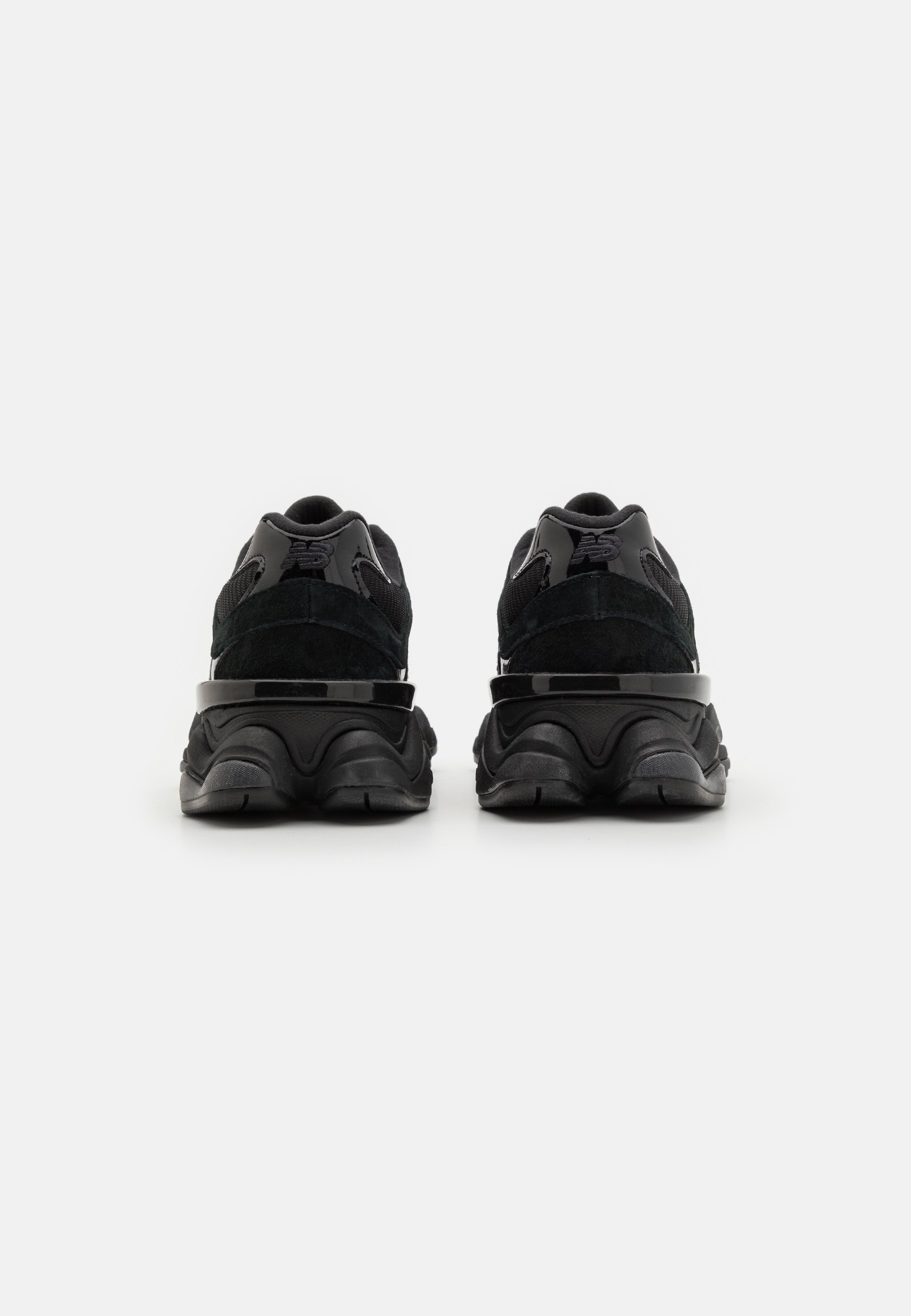 Tênis New Balance de cano baixo