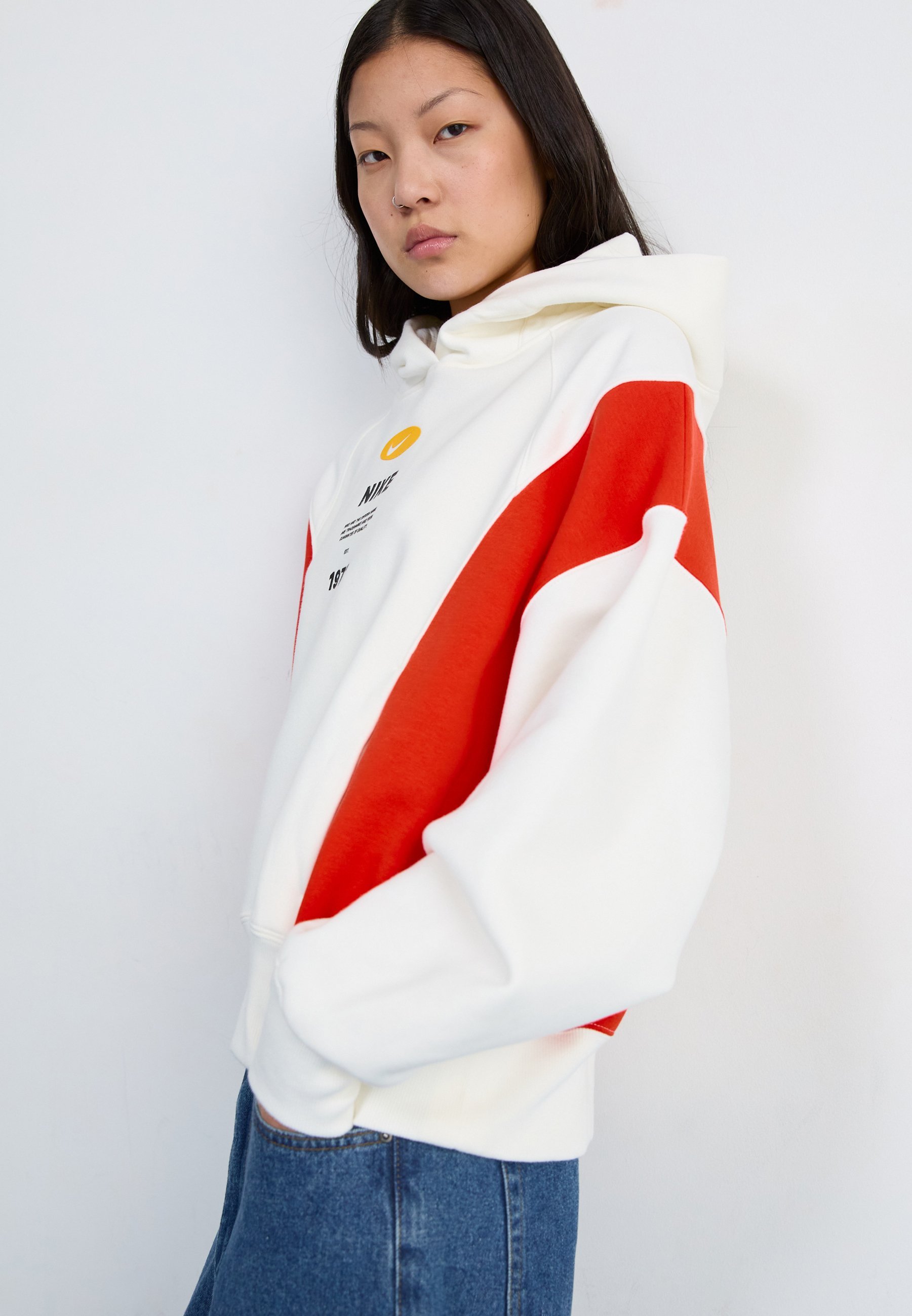 Nike Sportswear -collegepaidat