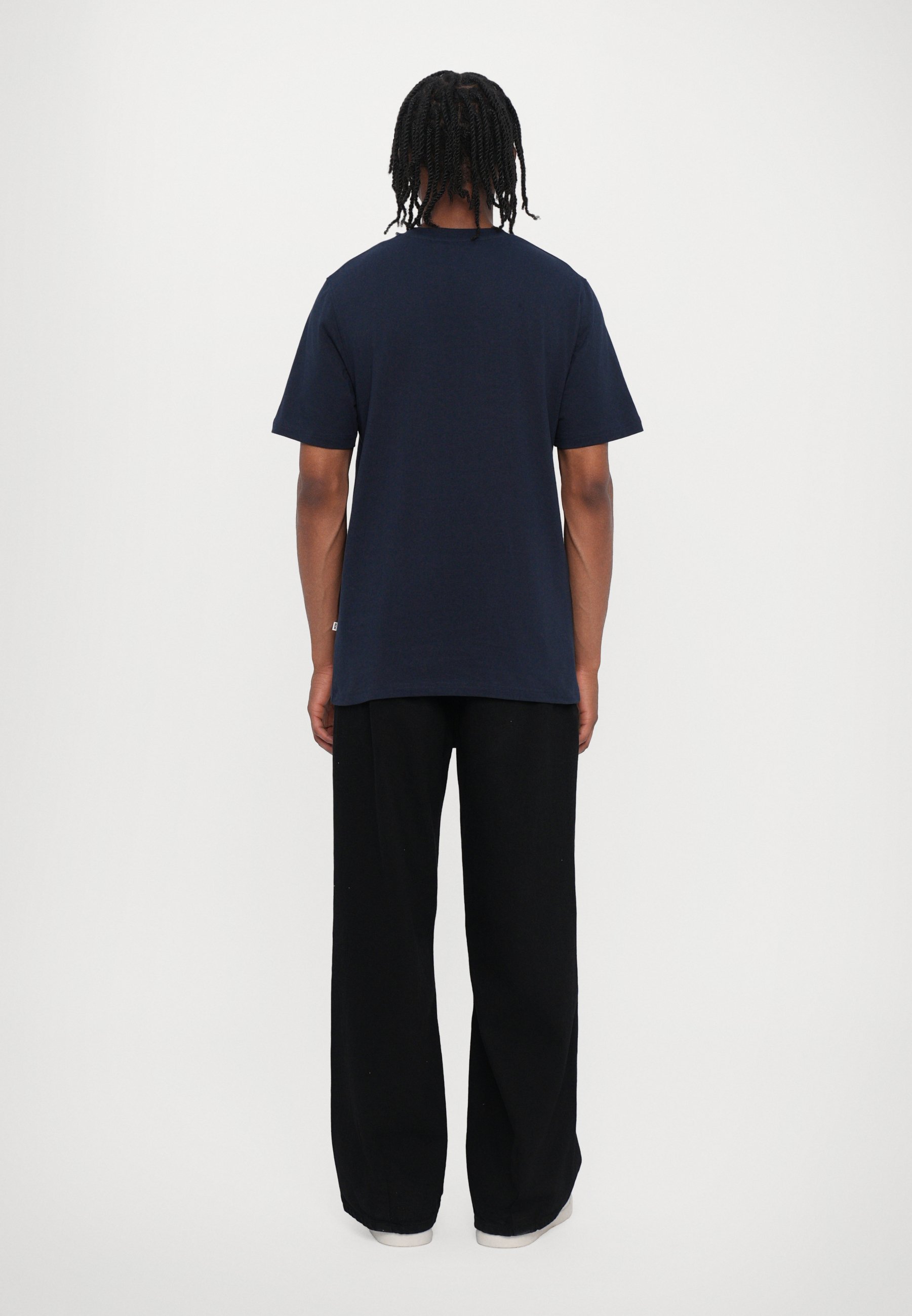 WOOD WOOD ESSENTIAL SAMI CLASSIC - Basic T-shirt - salute