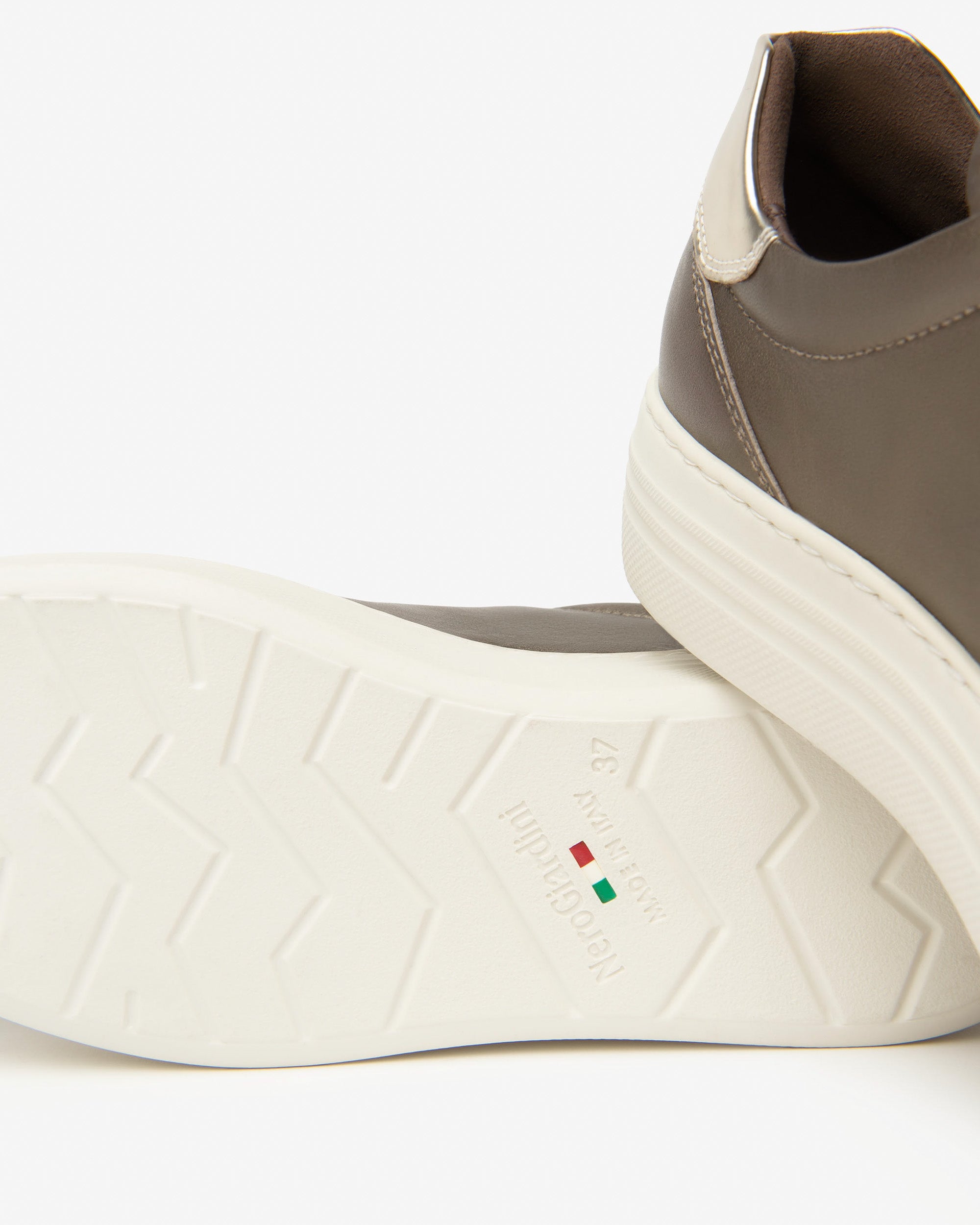  Damen-Sneaker aus Leder und Funktionsmaterial