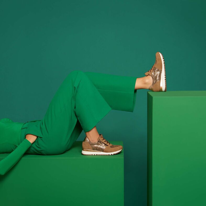 Zapatillas deportivas para mujer color marrón