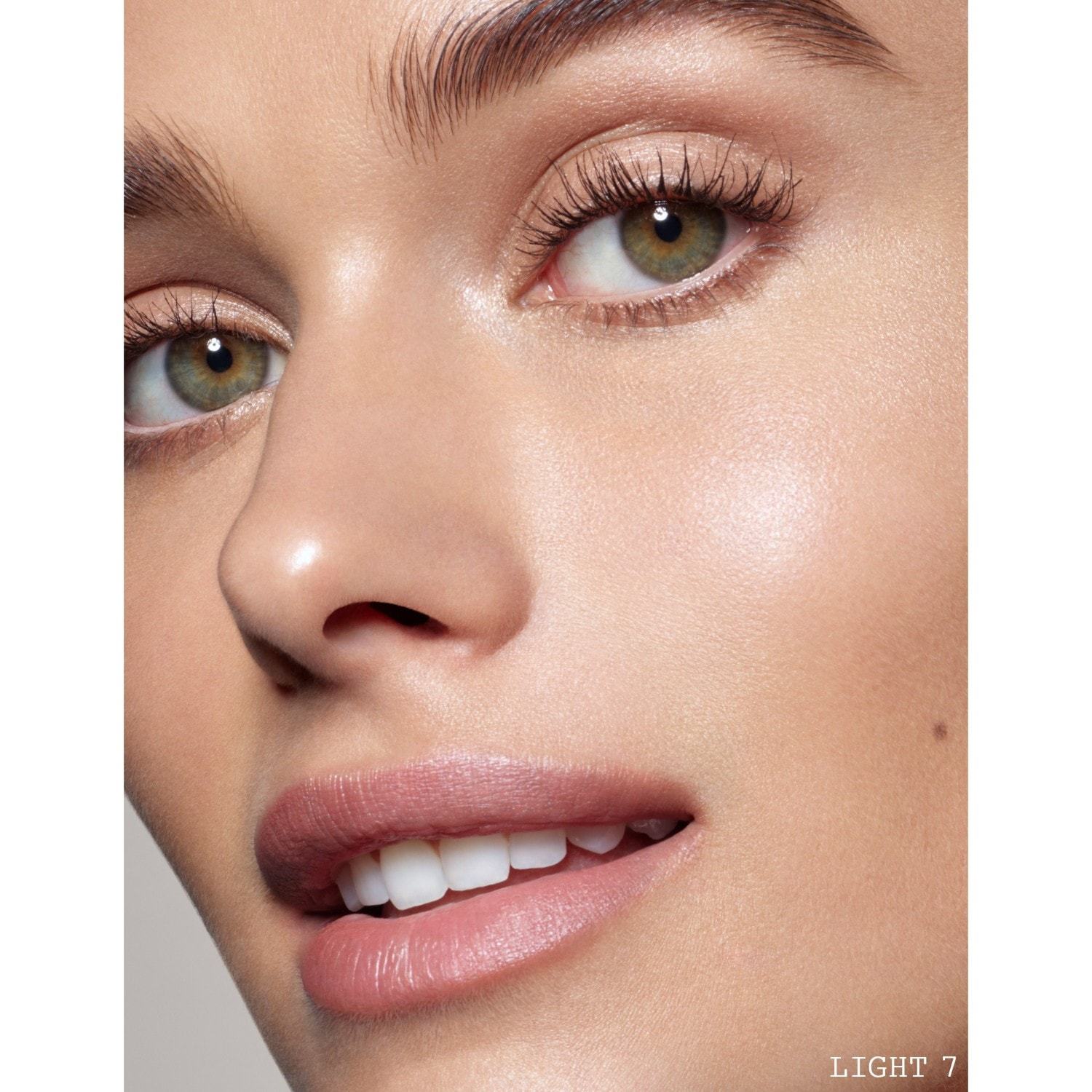 Pat McGrath Labs Foundation Sublime Perfection tonālais krēms – 35 ml