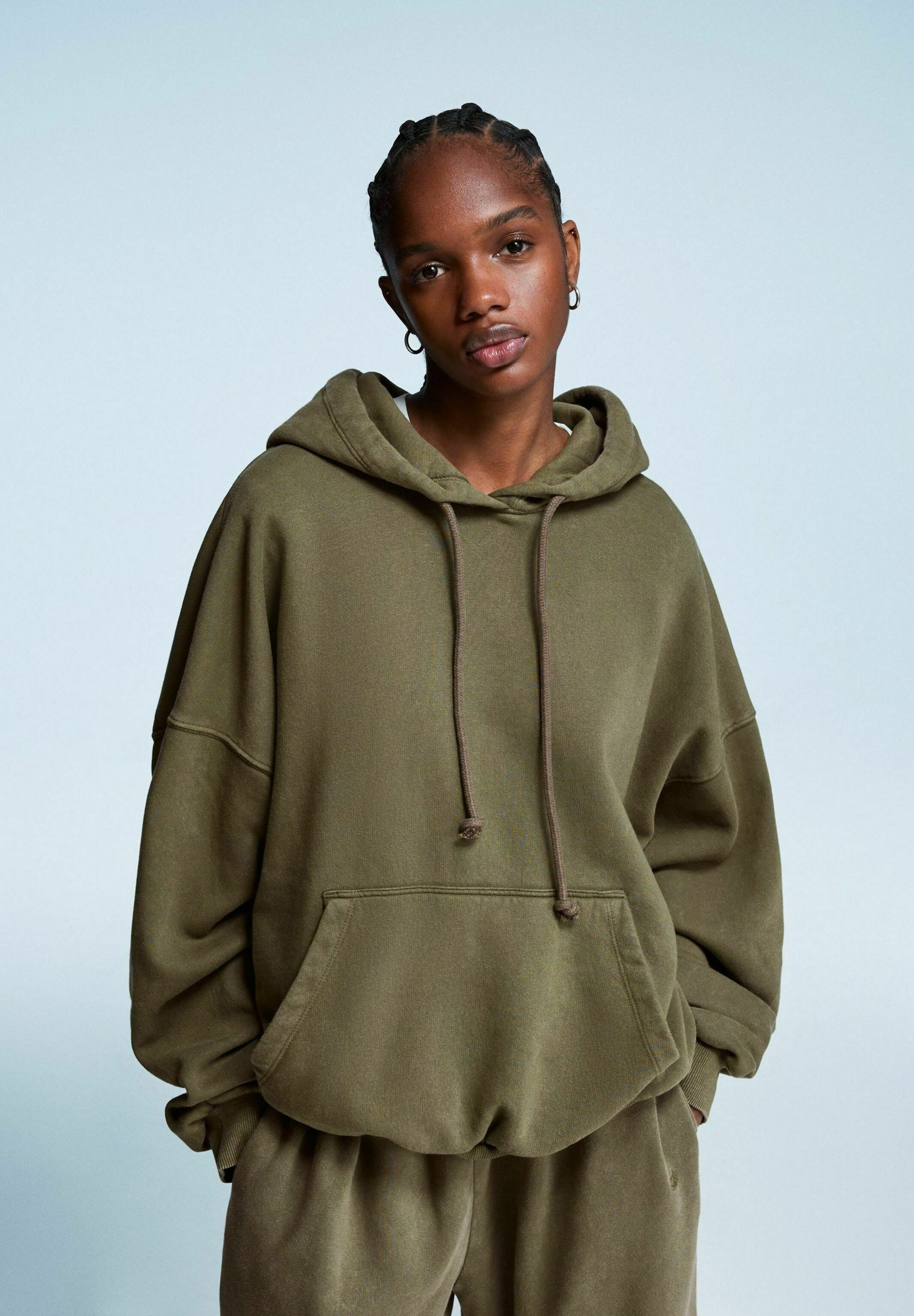 Sweat à capuche Bershka - kaki
