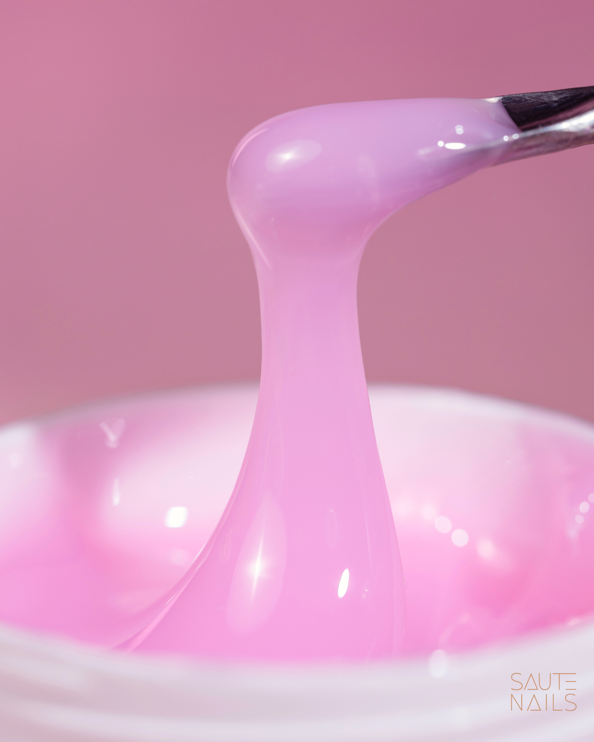 Saute Nails Fluffy Gel für perfekte Form