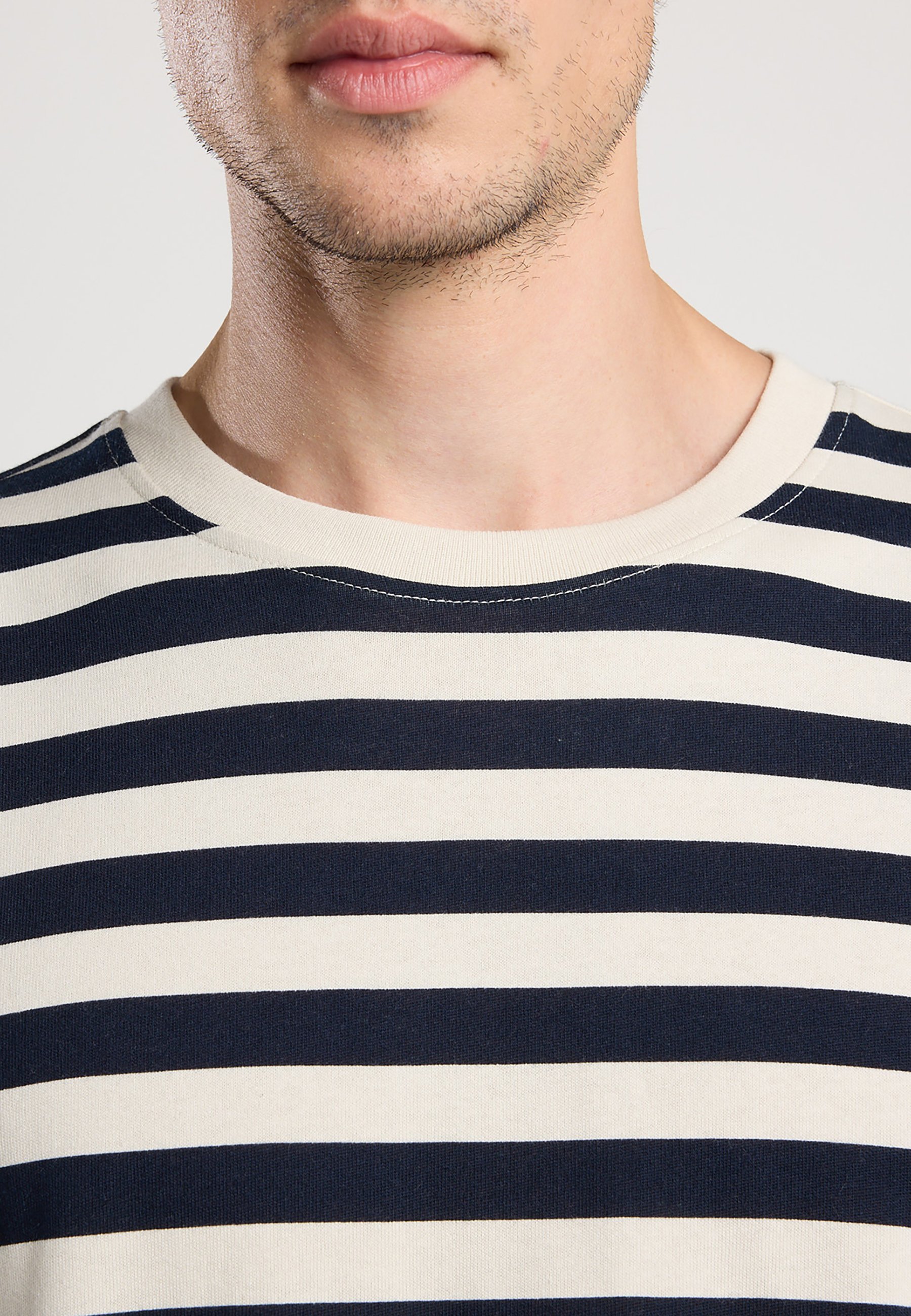 America Today Langarmshirt – schwarz