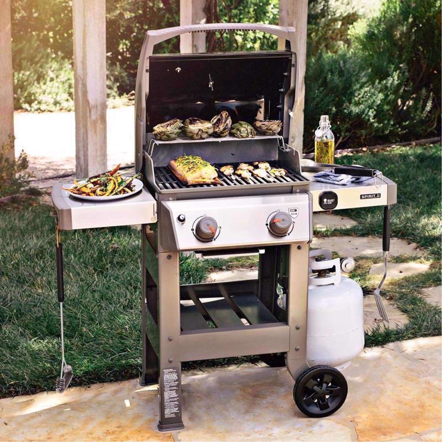 Weber Spirit II E-210 2 polttimen nestekaasugrilli musta
