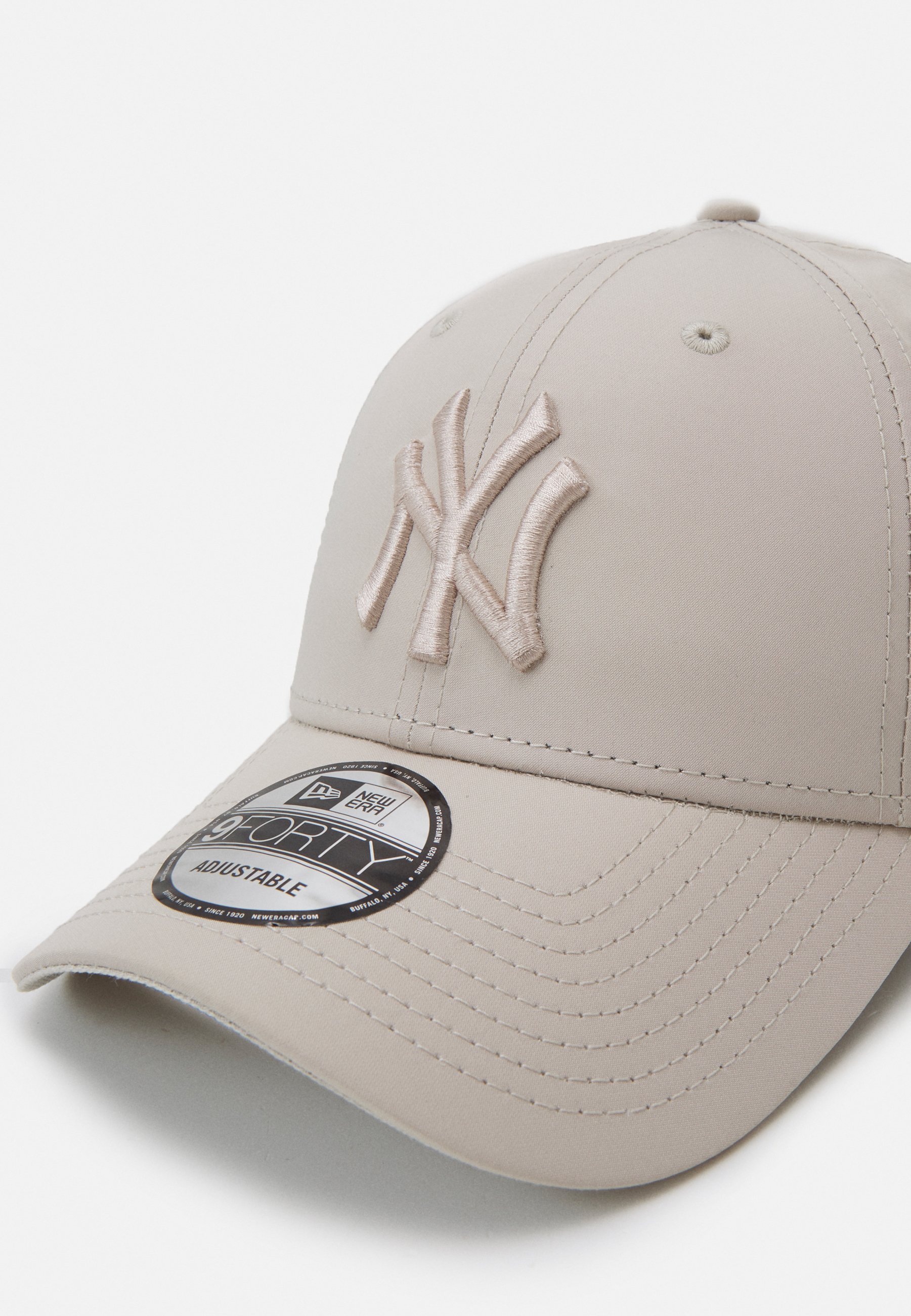 New Era petten