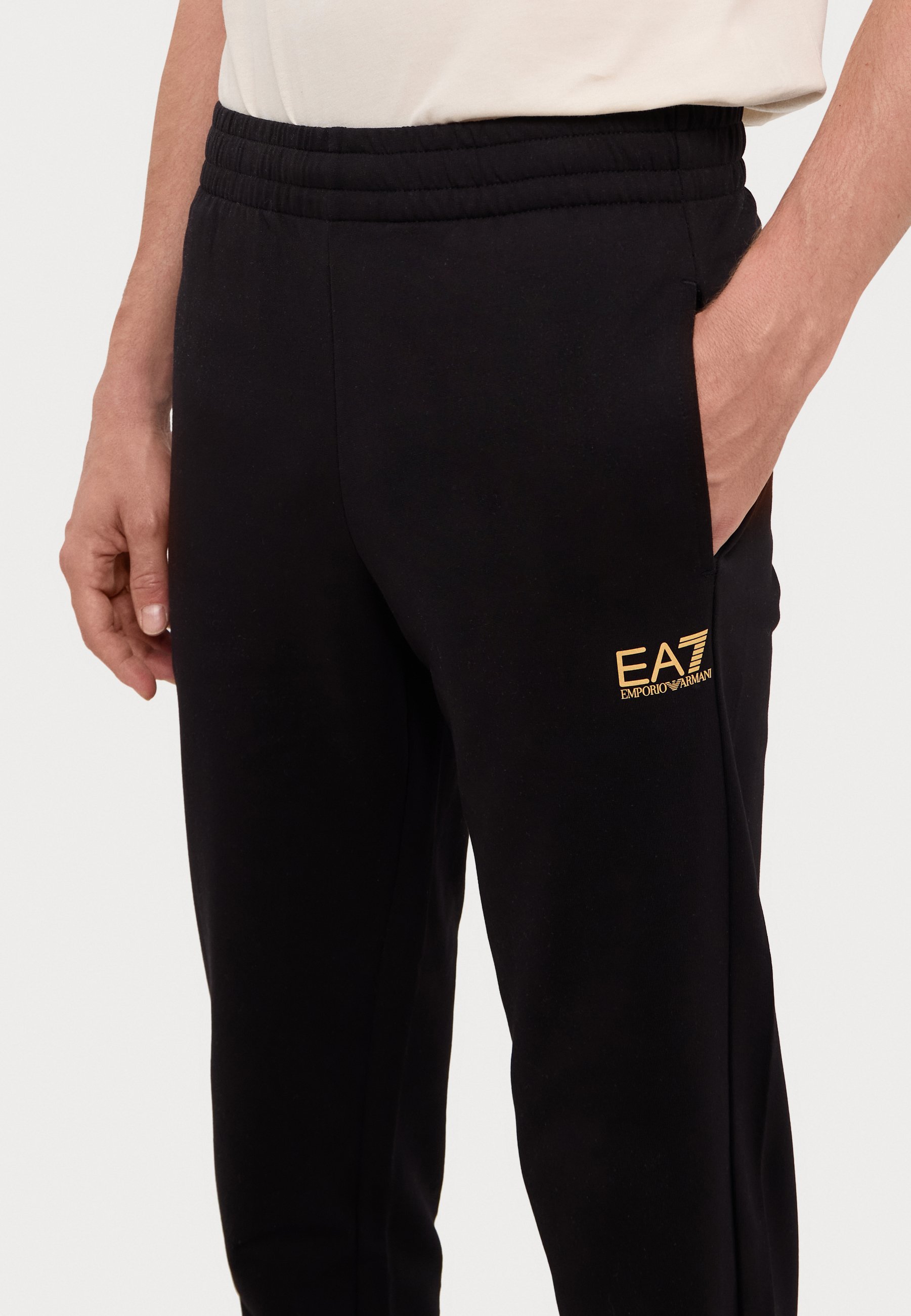 EA7 Emporio Armani TRAIN CORE PANTS - Trainingsbroek - zwart