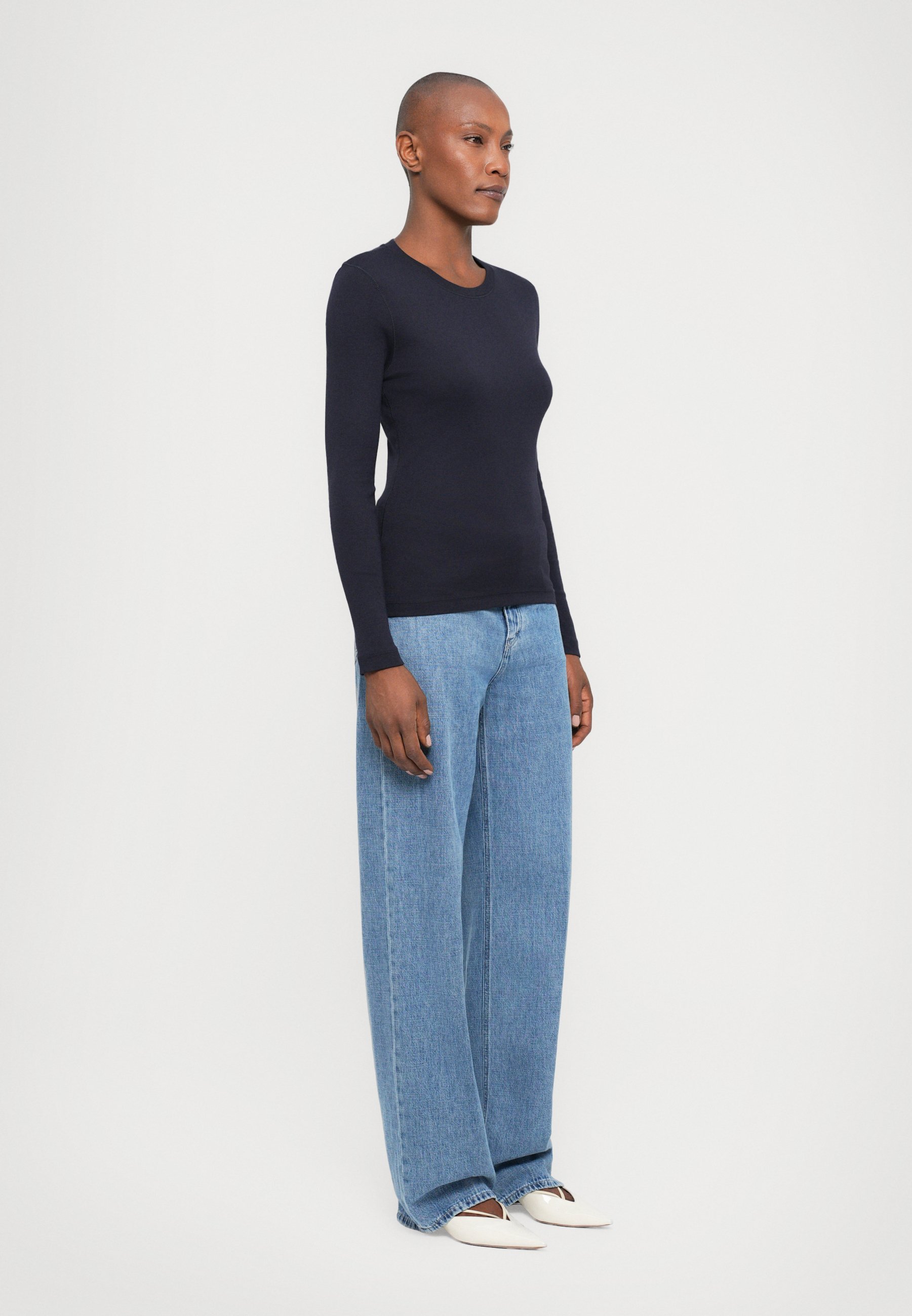 MAGLIA A MANICHE LUNGHE CON SCOLLO ROTONDO - Top a maniche lunghe - notte scura