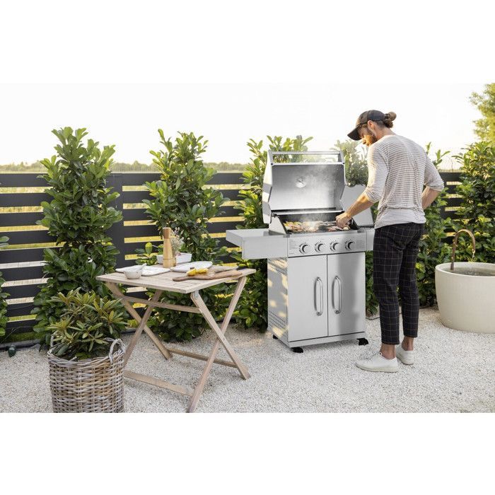Stainless steel gas barbecue with 5 burners including 1 side burner 