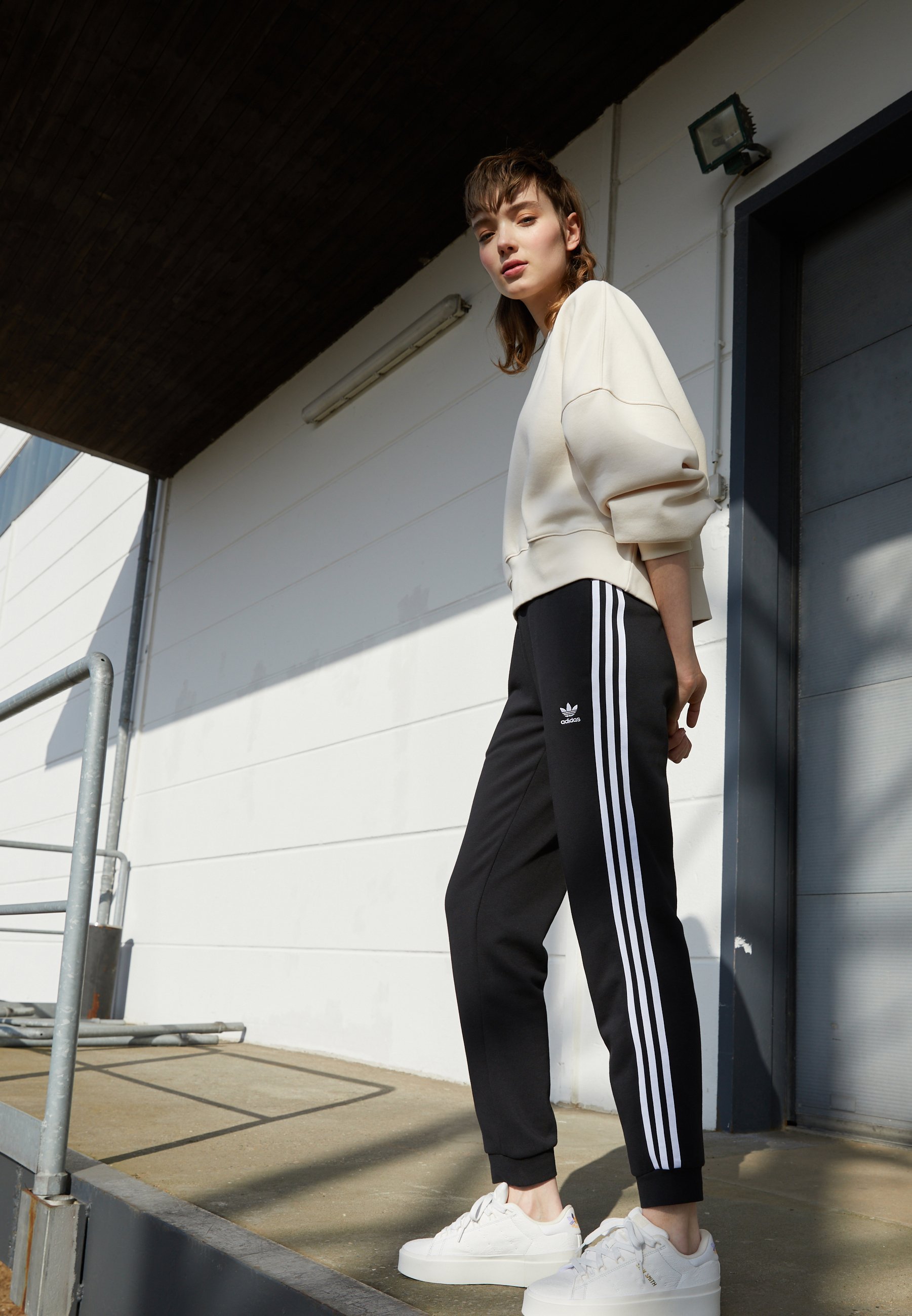 adidas Originals dressipüksid