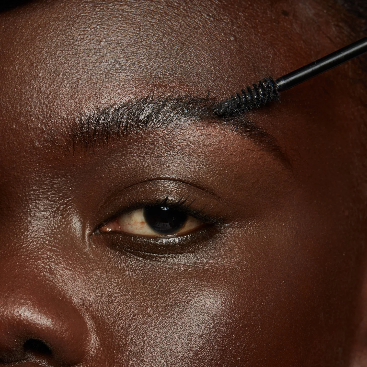 Occhi Thick it. Stick it! Thickening Brow Mascara - Gel e mascara sopracciglia