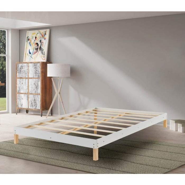 Cama de casal de madeira + colchão + edredom + dois travesseiros