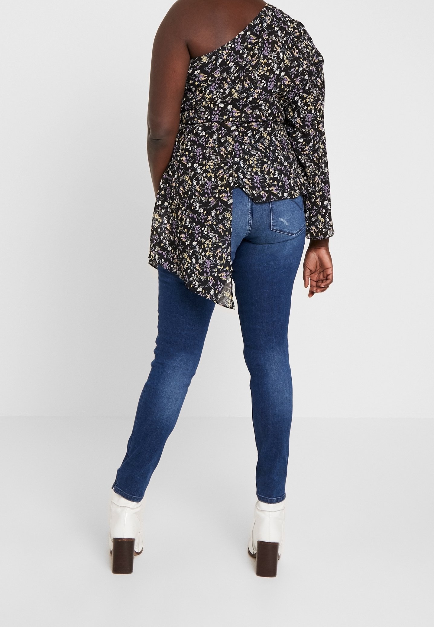 ONLY džínsy Carmakoma Skinny Fit - tmavomodrý denim