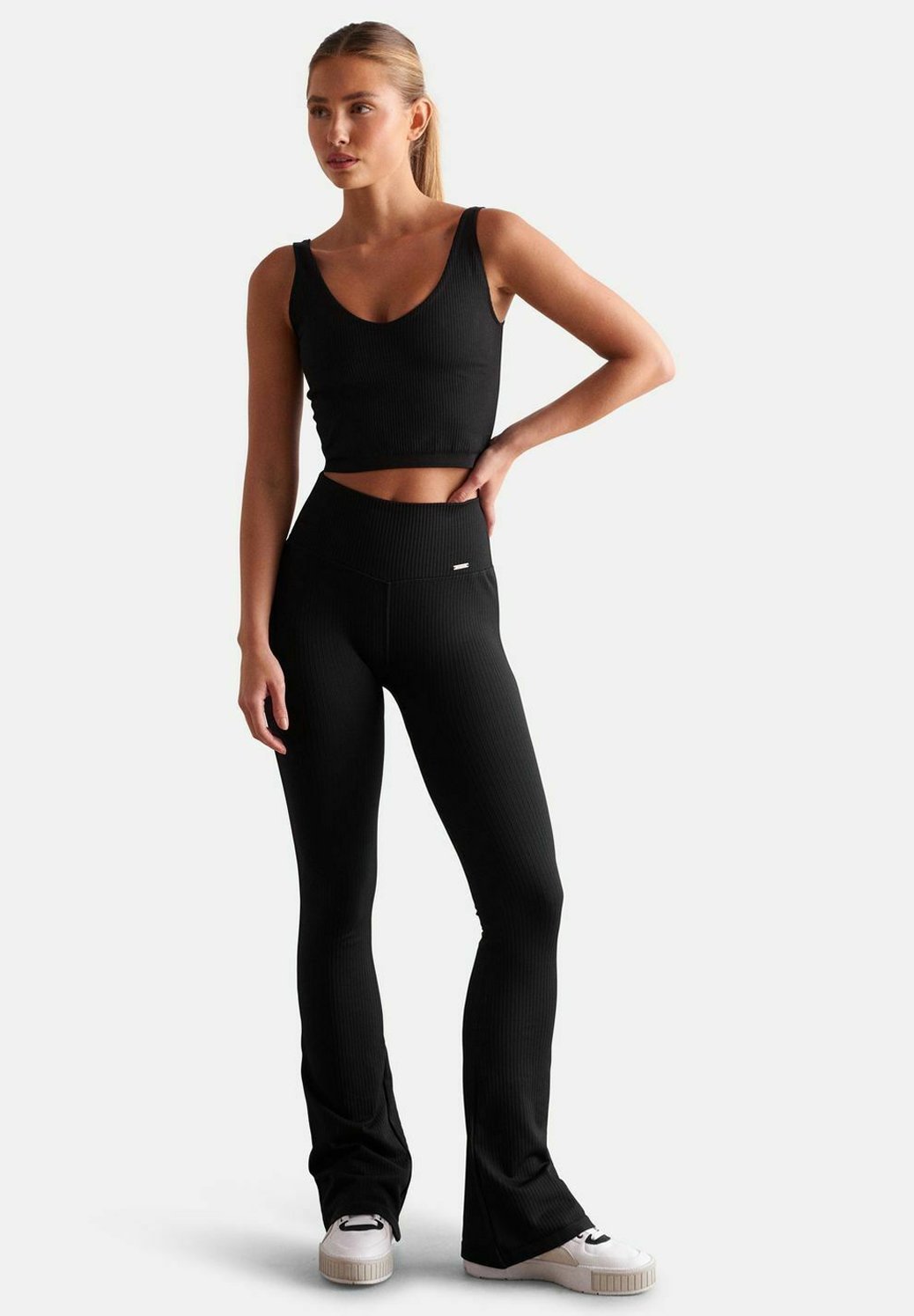 aim'n® RIBBED SEAMLESS BRALETTE - Sportbeha met lichte ondersteuning - zwart