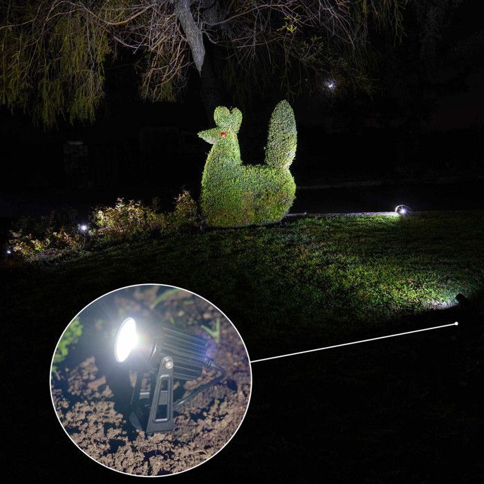 4 focos solares LED con estacas - Cable de 3 m - Iluminación solar exterior para jardín y camino - Ajustable - Resistente al agua (IP44)