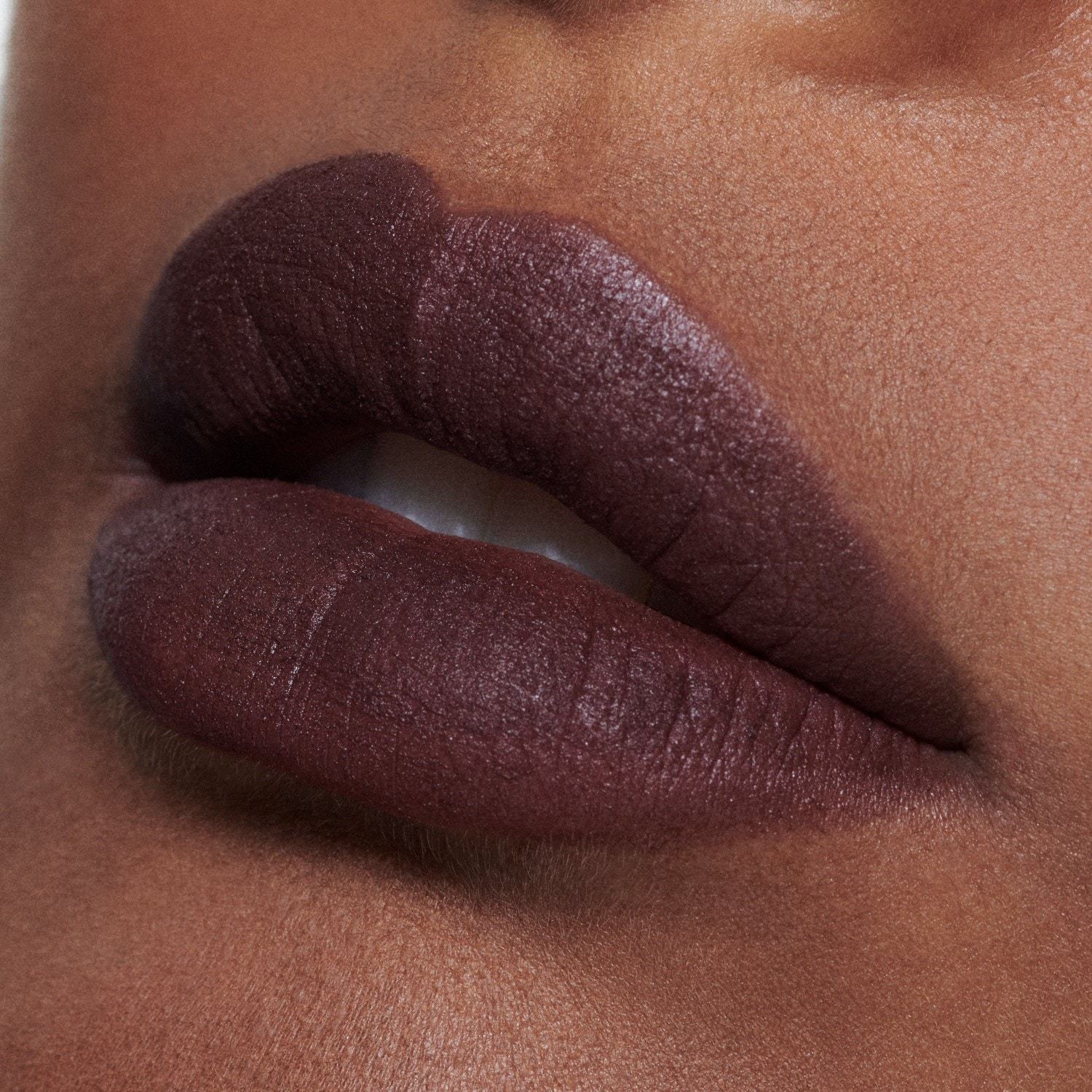 MAC Lipstick Intimate Nudes Powder Kiss tekući ruž za usne - 5 ml