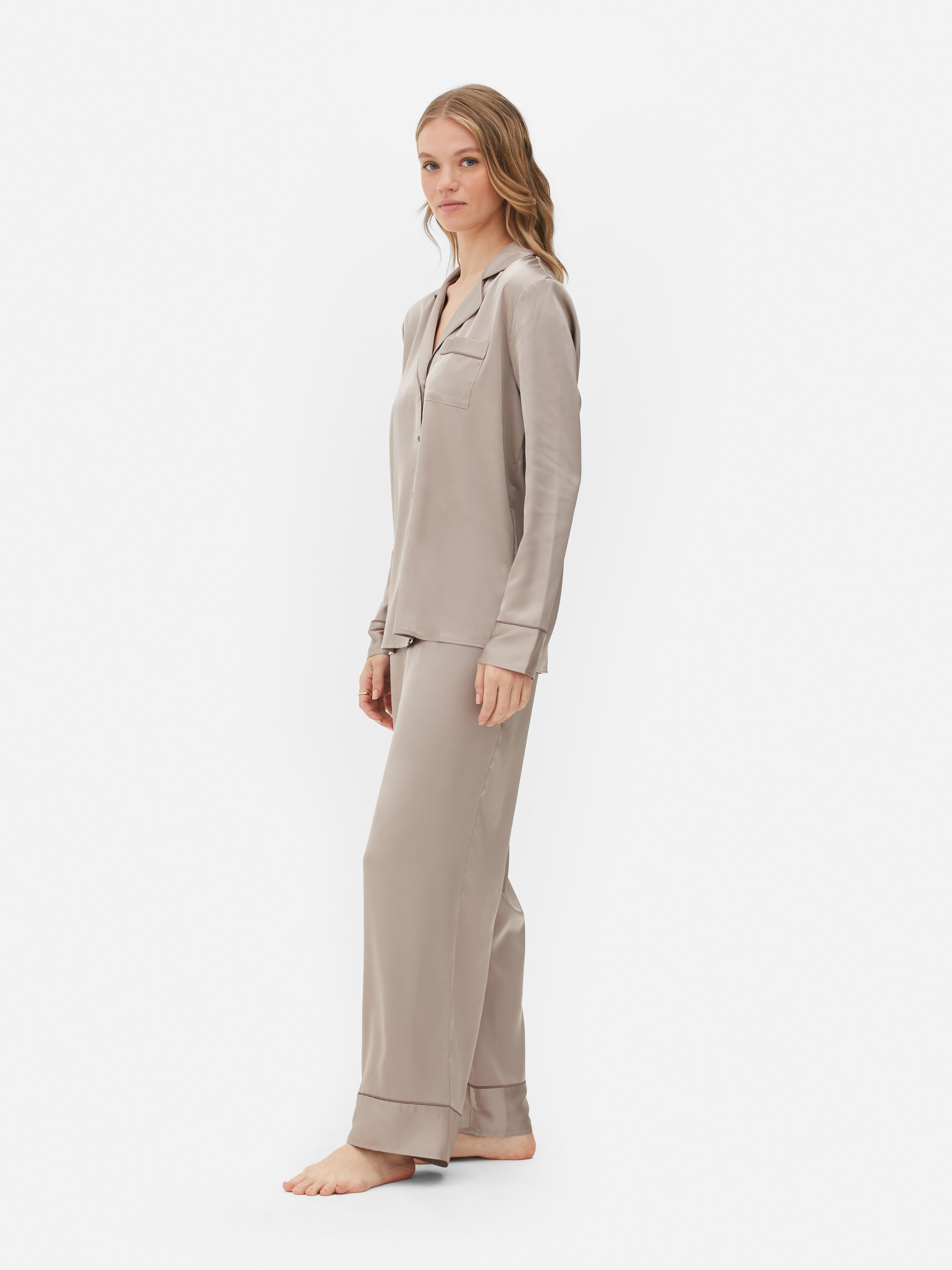 Long satin pajamas Stylish satin pajamas with a shirt and straight-leg pants