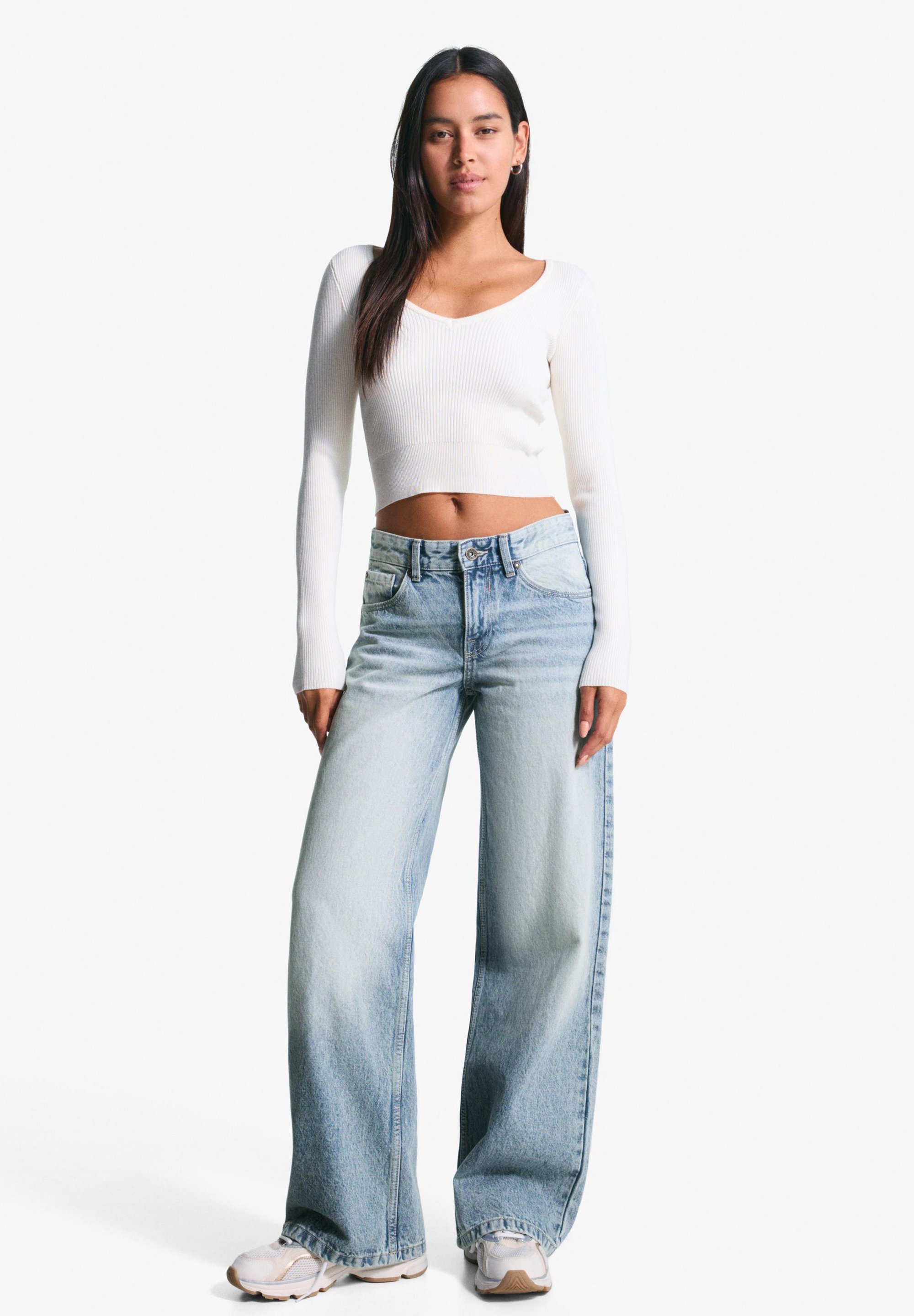 Jeans Bershka modello Relaxed Fit - denim blu