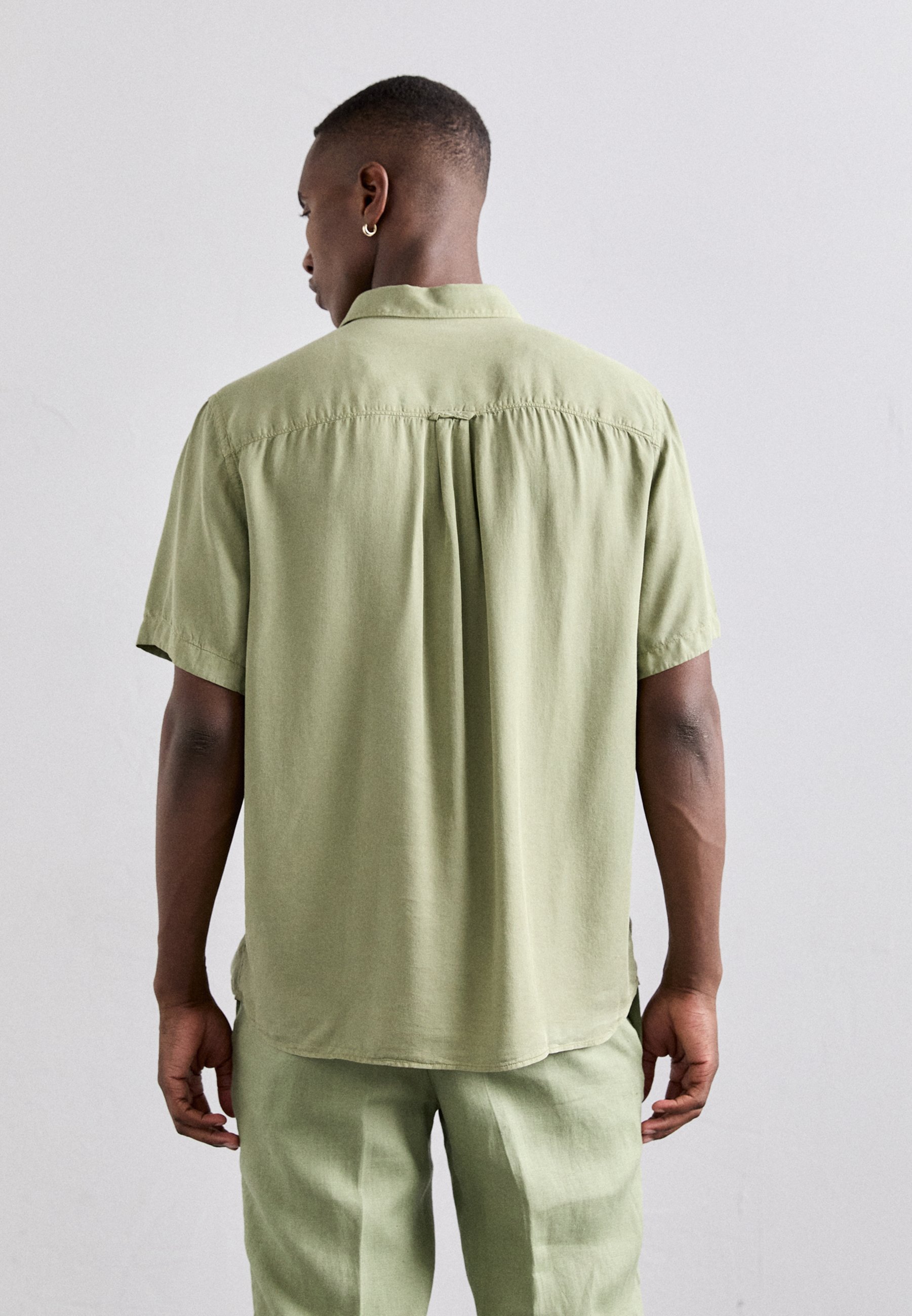 J.LINDEBERG Shirt - oliegroen