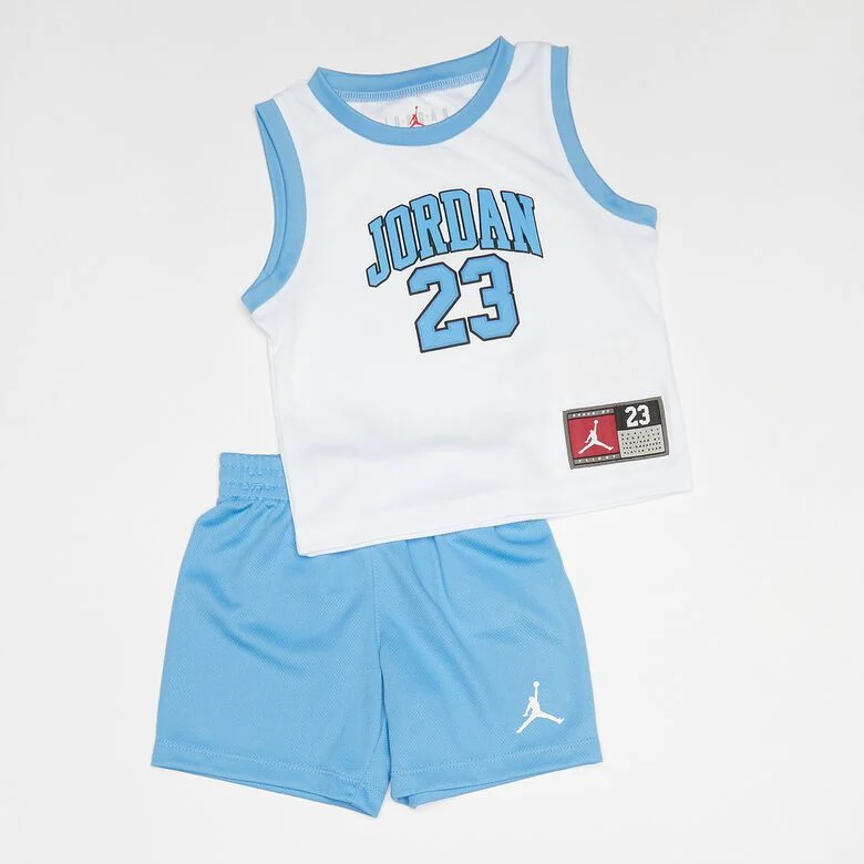 Conjunto de 23 camisetas