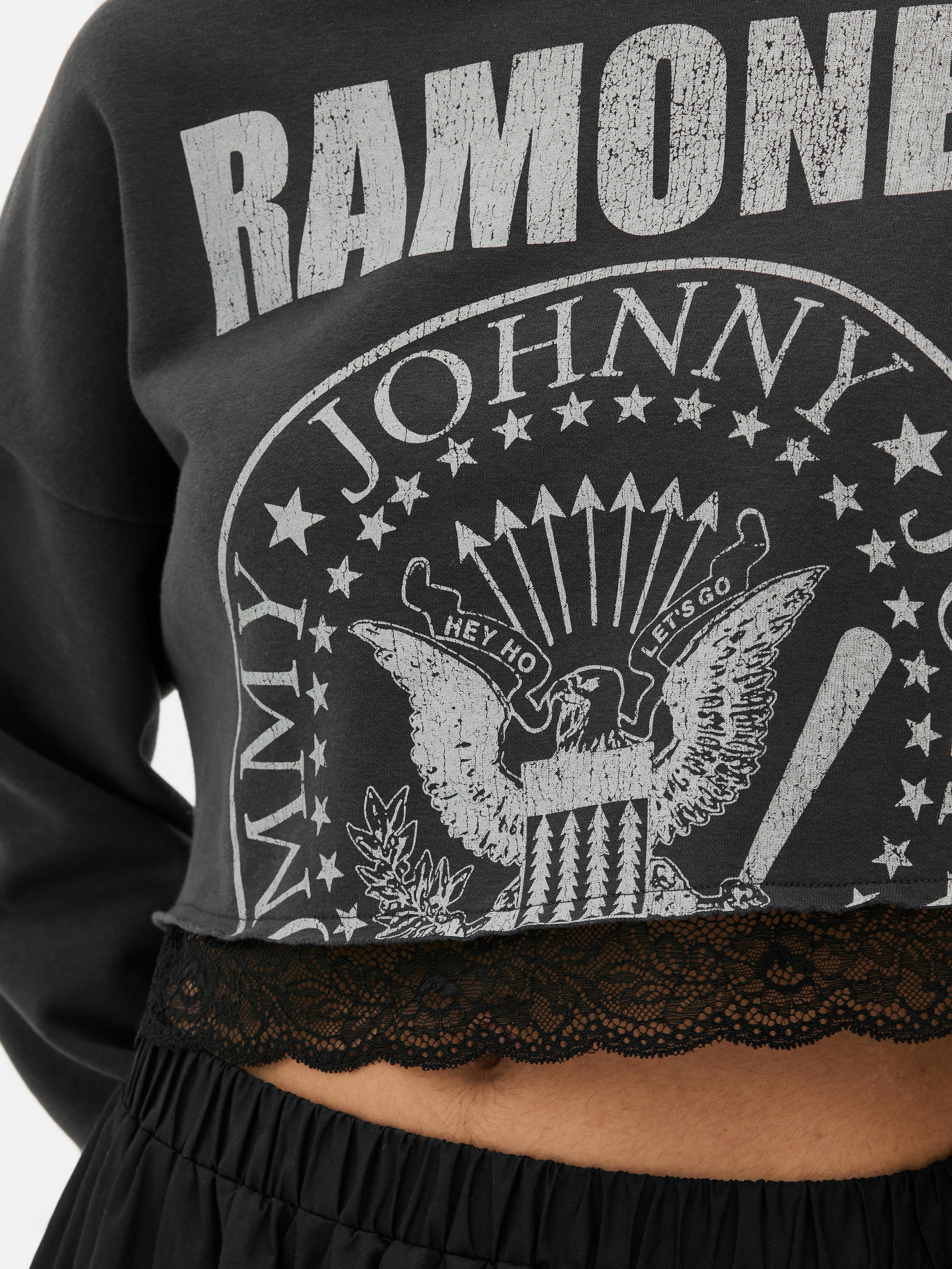 Hanorac scurt cu dantelă Ramones Hanorac scurt cu dantelă și sigla Ramones pe față