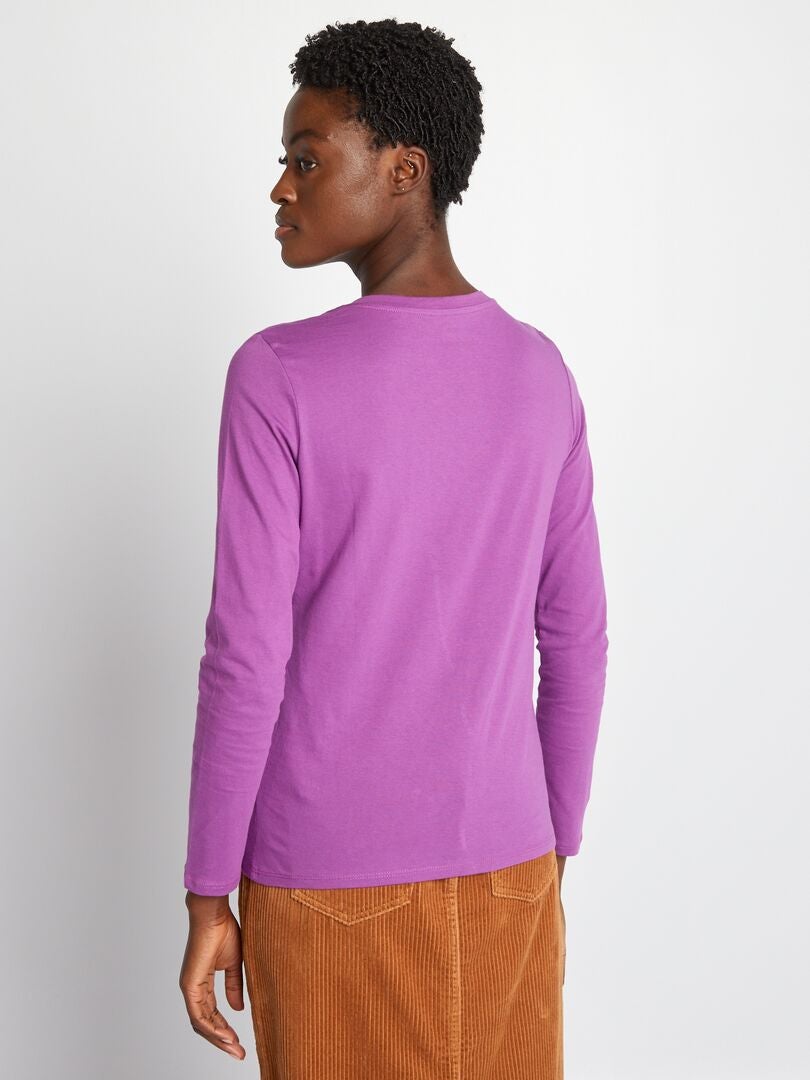 Camiseta con cuello en V - Morada