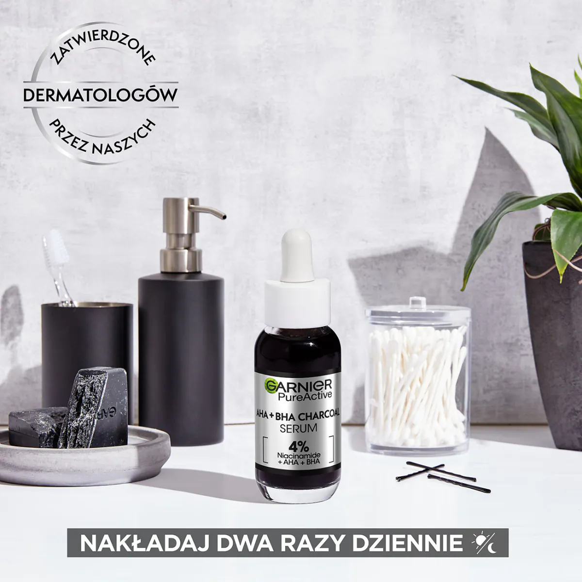 Garnier Skin Naturals Czysta Skóra Serum przeciw niedoskonałościom z Kwasem Aha, Bha i Węglem