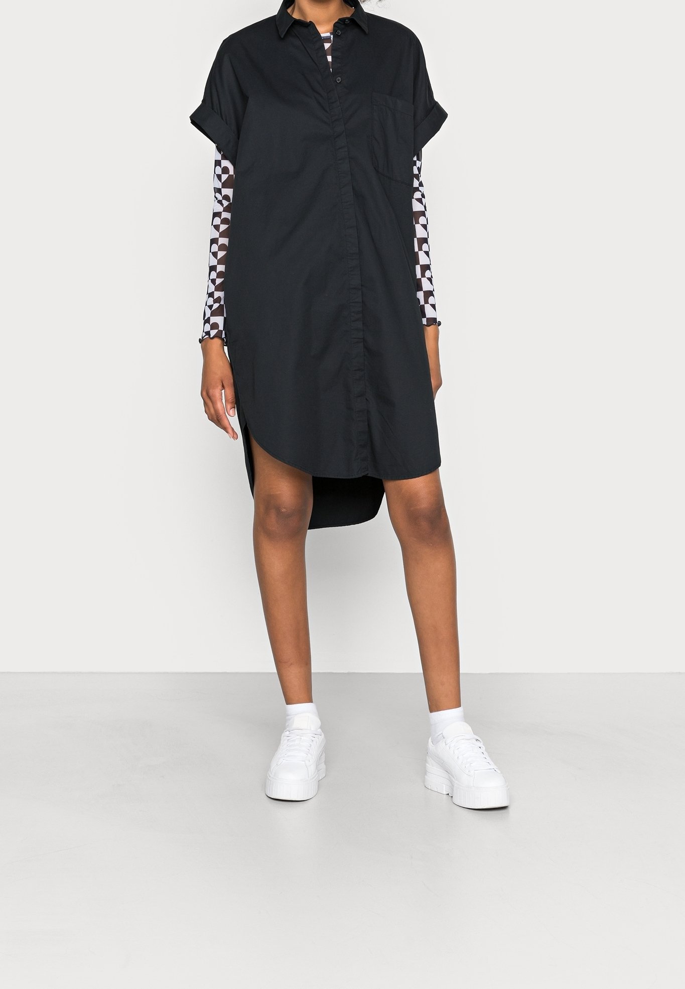 Monki overhemdjurk - zwart