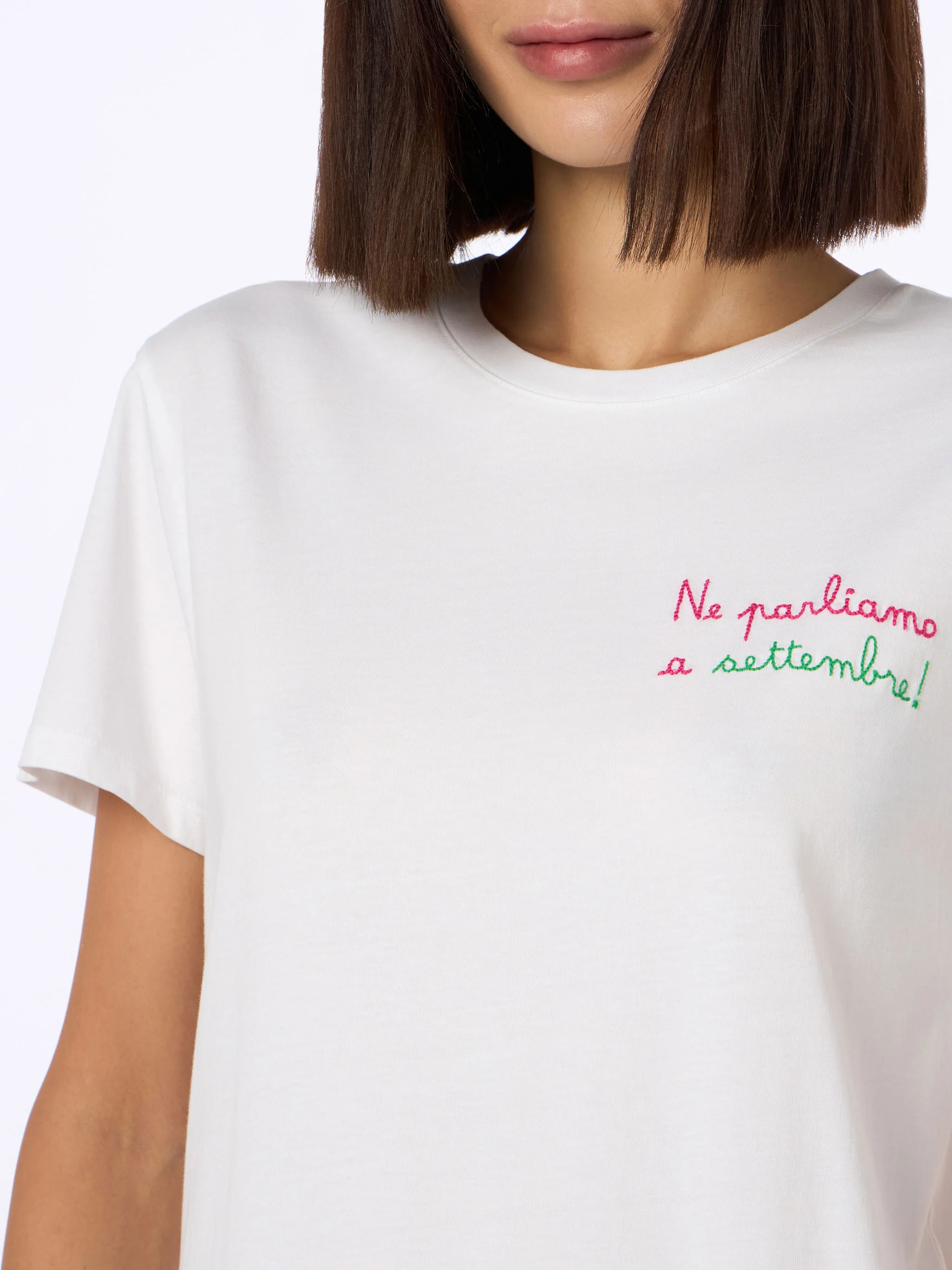 Emilie dames T-shirt met ronde hals van katoenen jersey met Ne Pa-borduurwerk.