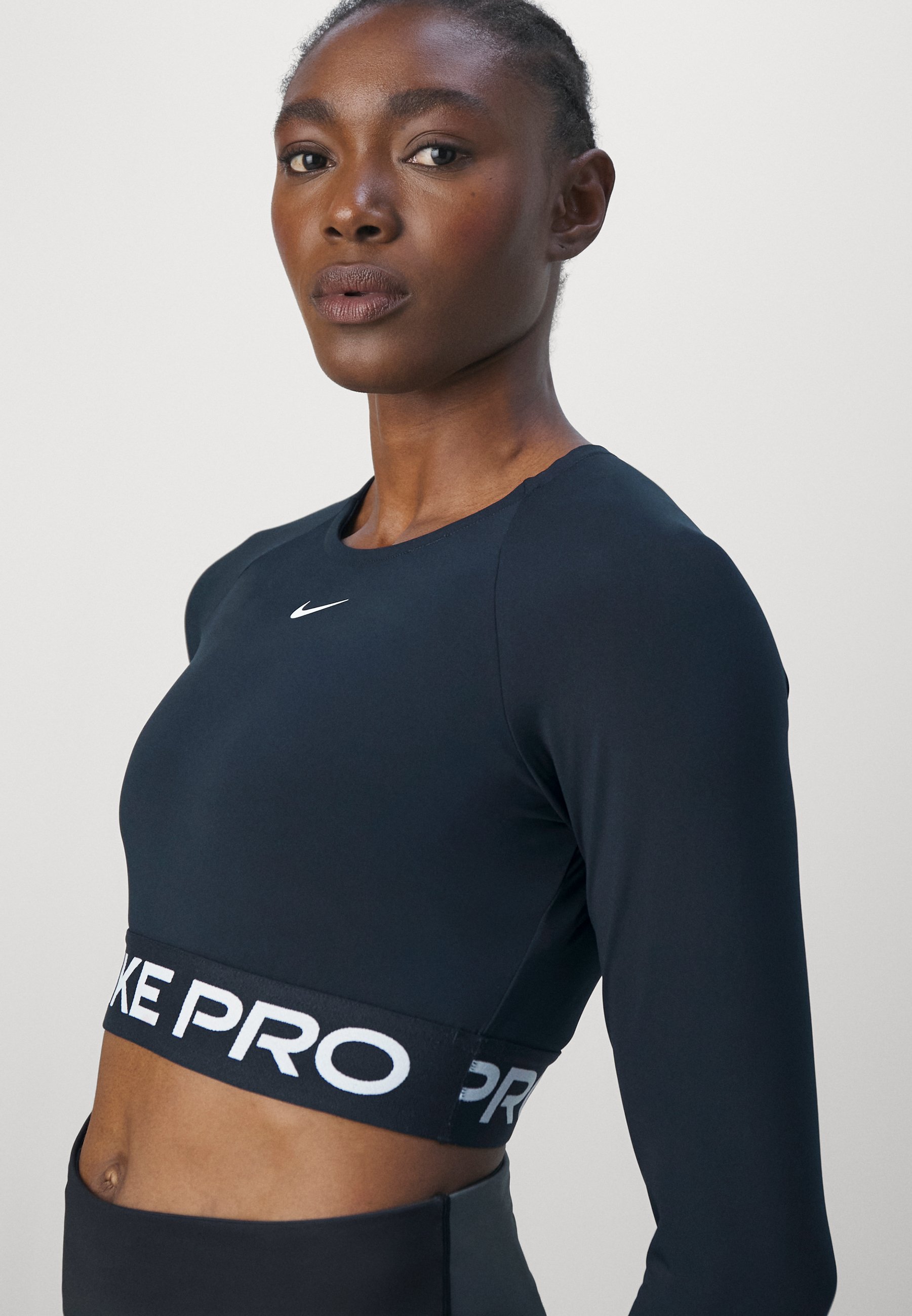 Nike Performance 365 CROP - Top met lange mouwen - zwart/wit
