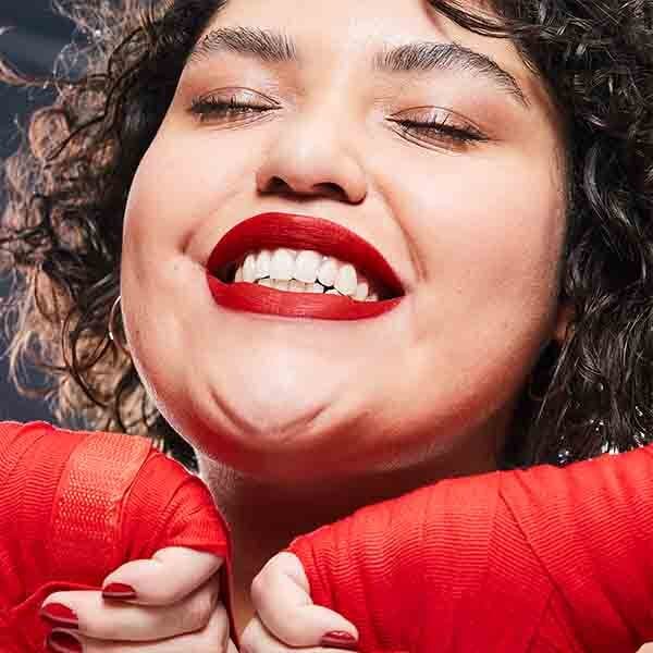 Labial líquido Avon Power Stay de 16 horas, color rojo
