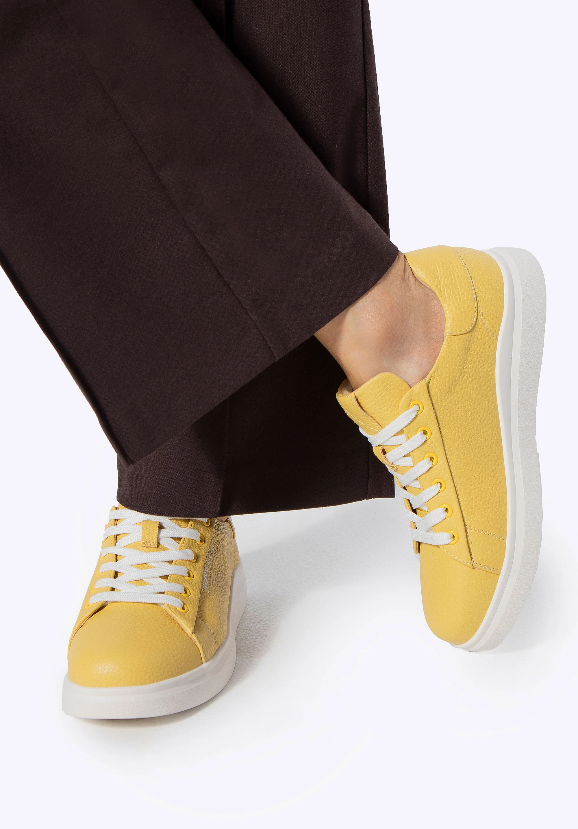 Damskie klasyczne sneakersy na platformie żółte