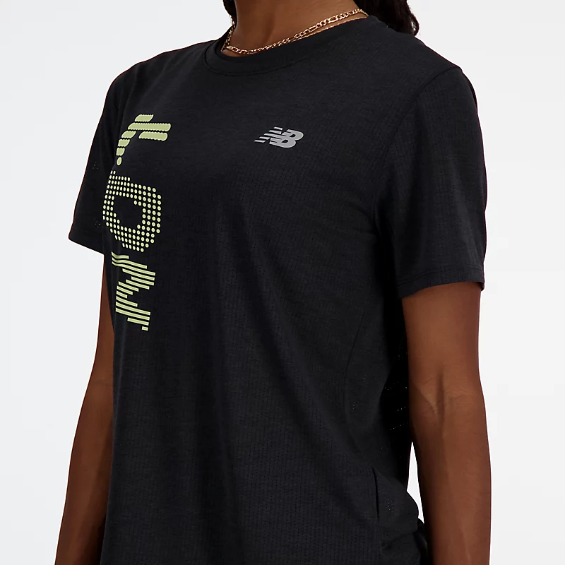 Camiseta feminina de manga curta London Edition Graphic NB Athletics - PRETO MESCLA