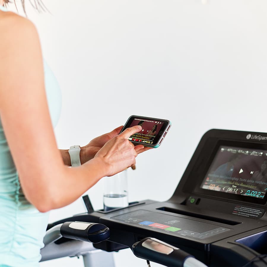Klappbares Laufband für Zuhause mit Steigungsfunktion, elektrisches Laufband für das Heimtraining, 15 voreingestellte oder einstellbare Programme, Tragkraft 113 kg, MP3-Player (Schwarz, 1 Stück)