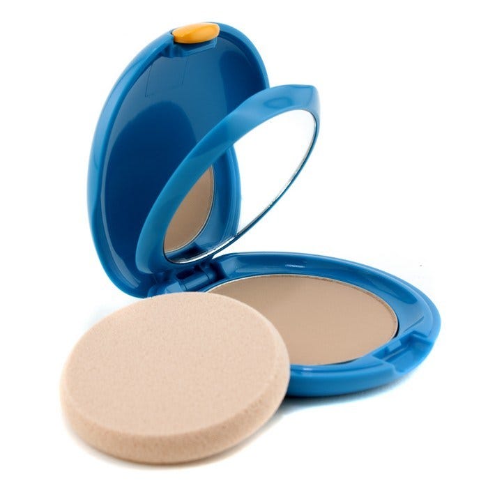 Fond de ten compact cu protecție solară