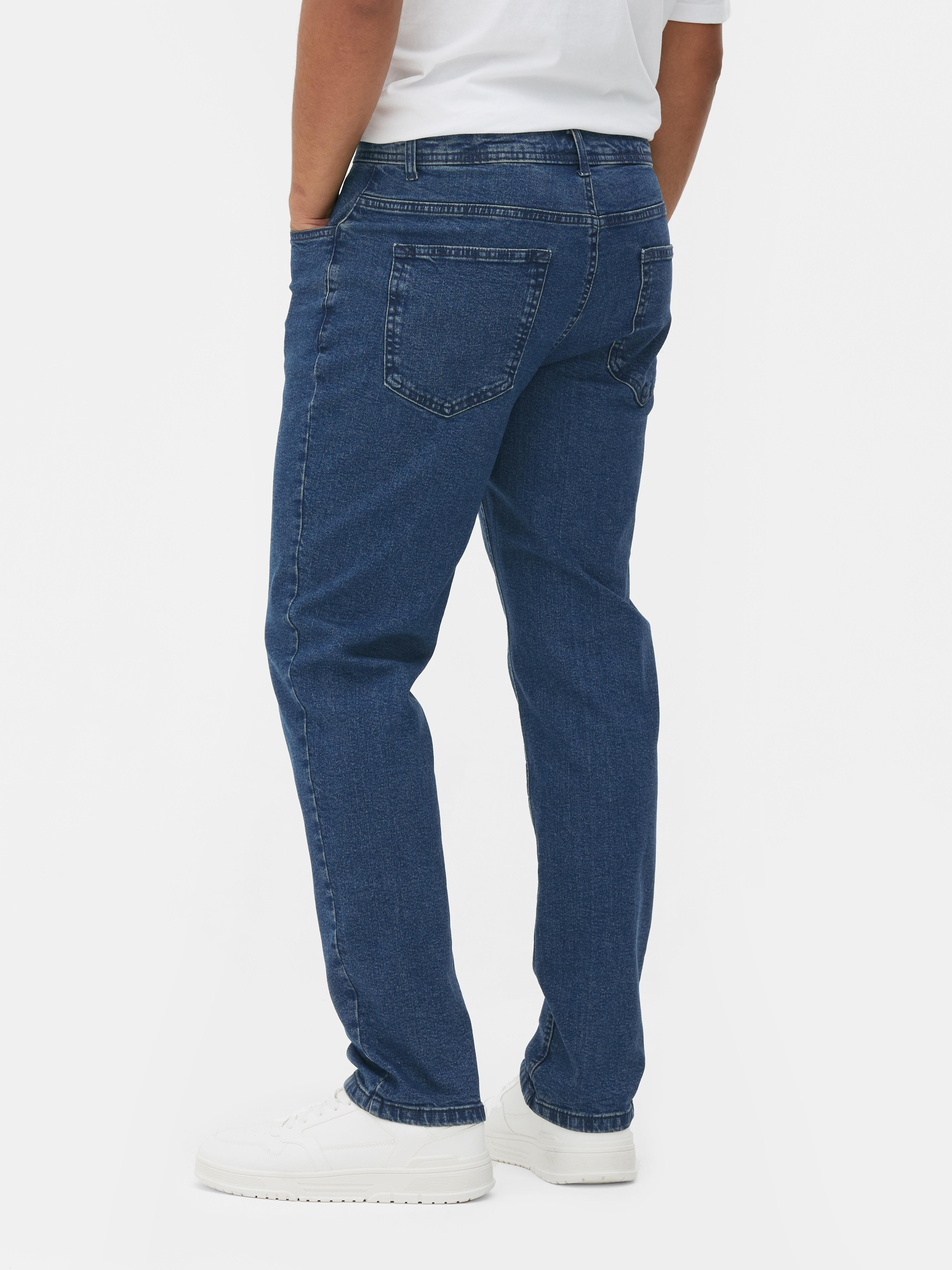 Gerade geschnittene Stretch-Jeans mit verdecktem Reißverschluss und fünf Taschen.