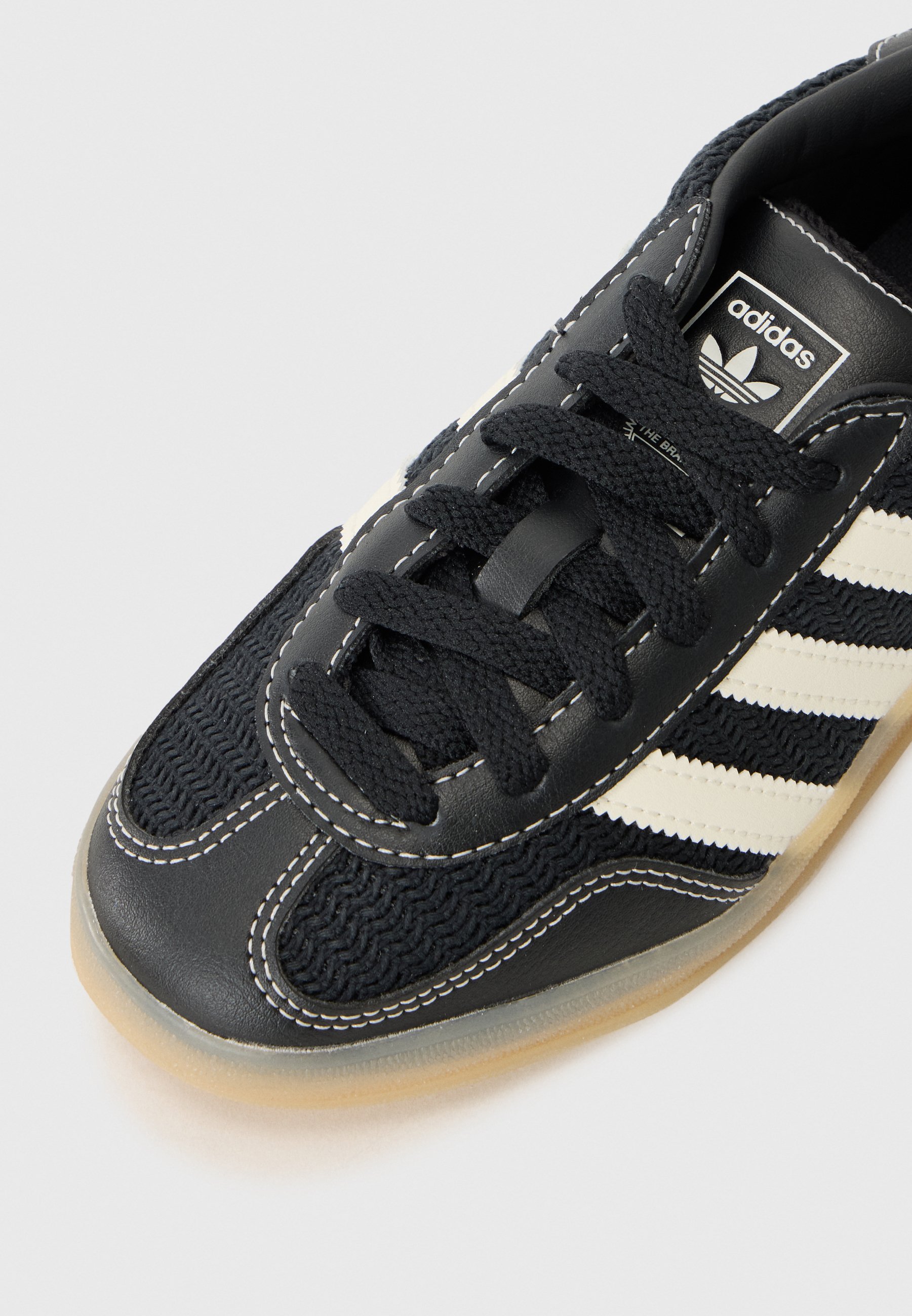 adidas Originals GAZELLE INDOOR UNISEXE - Baskets - noir/blanc cassé/beige magique