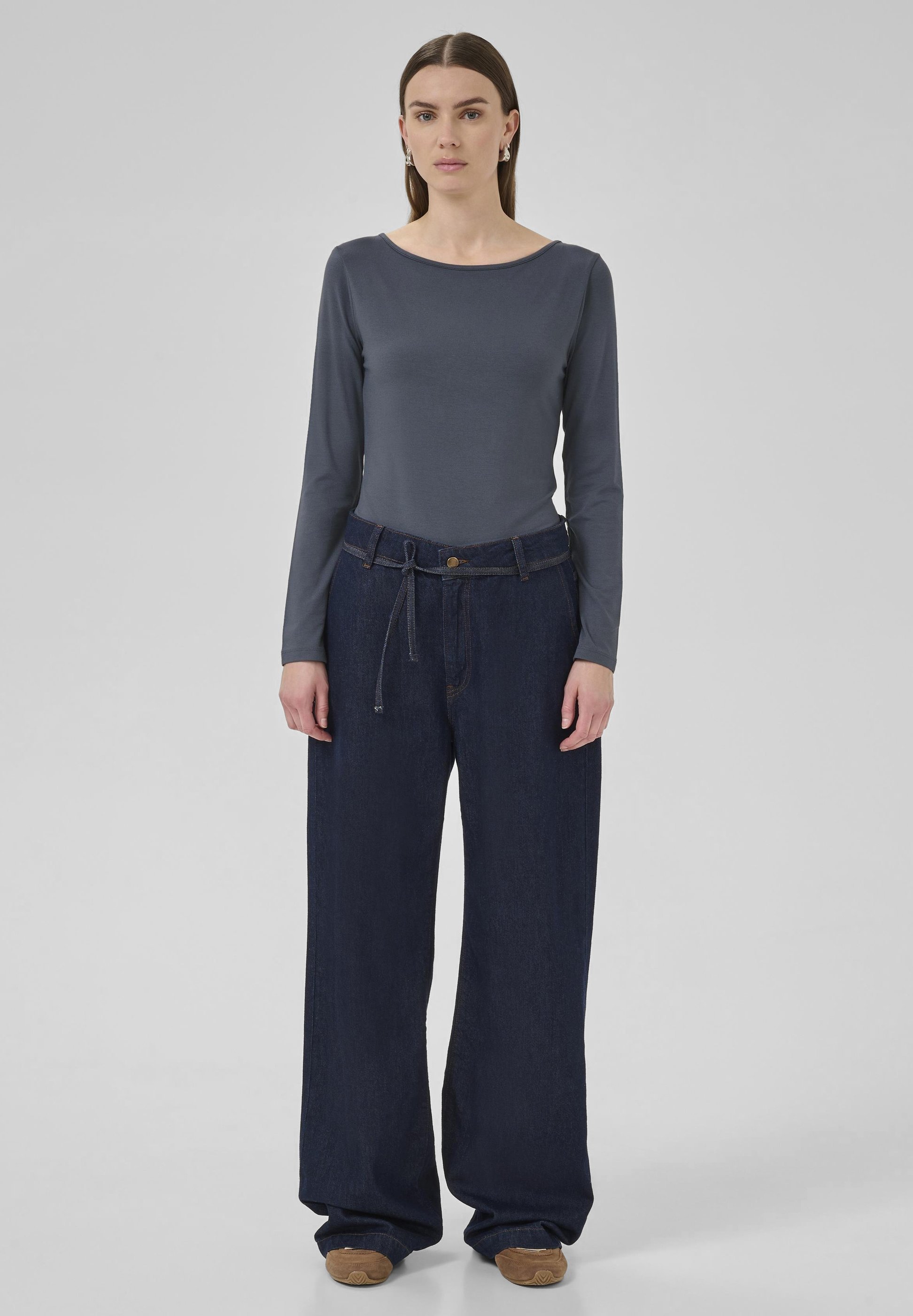 Mon indispensable de la garde-robe : un haut à manches longues - gris ardoise foncé