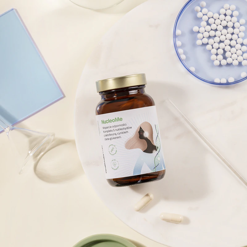 Cápsulas do suplemento alimentar NucleoMe da Health Labs Care para fortalecer o sistema imunológico.