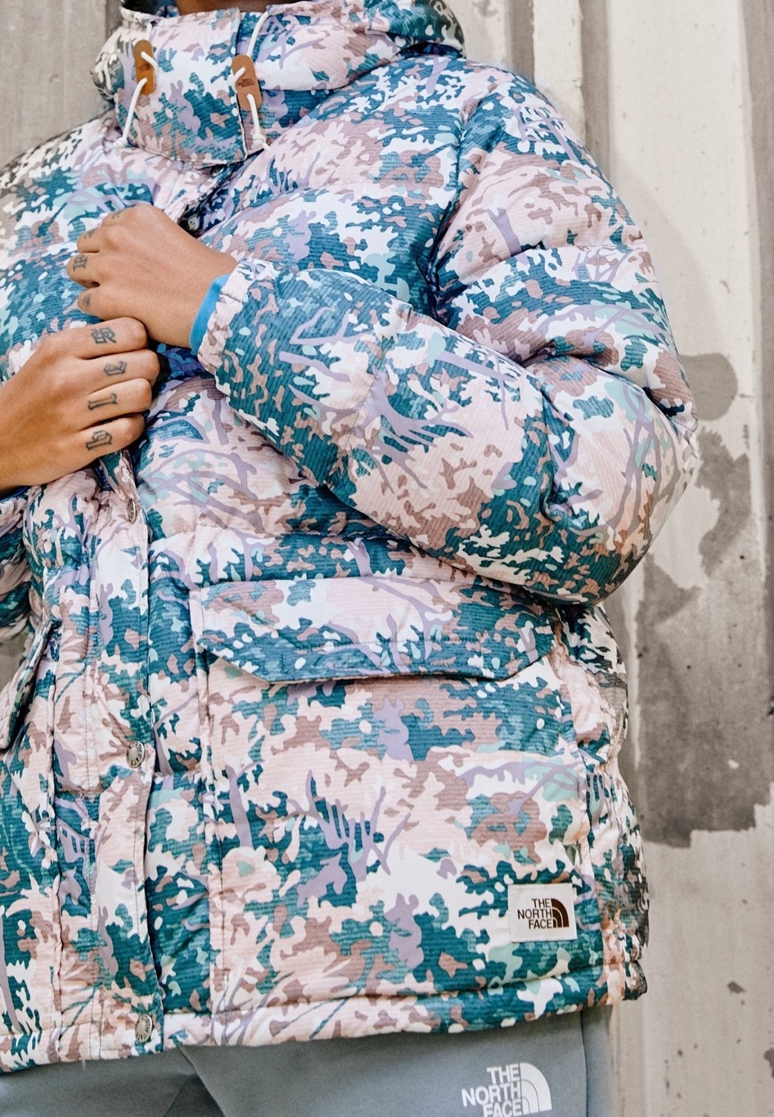 Péřová bunda The North Face - vícebarevná