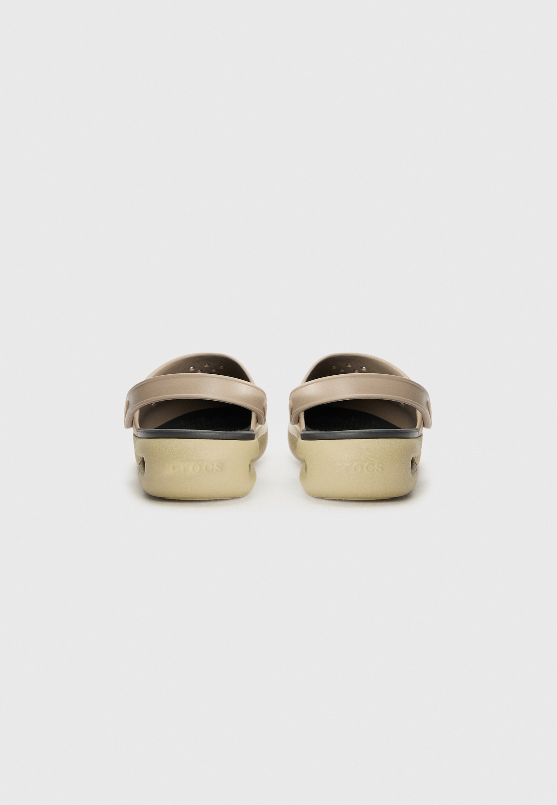 Crocs INMOTION UNISEX - Zjeżdżalnie basenowe - taupe