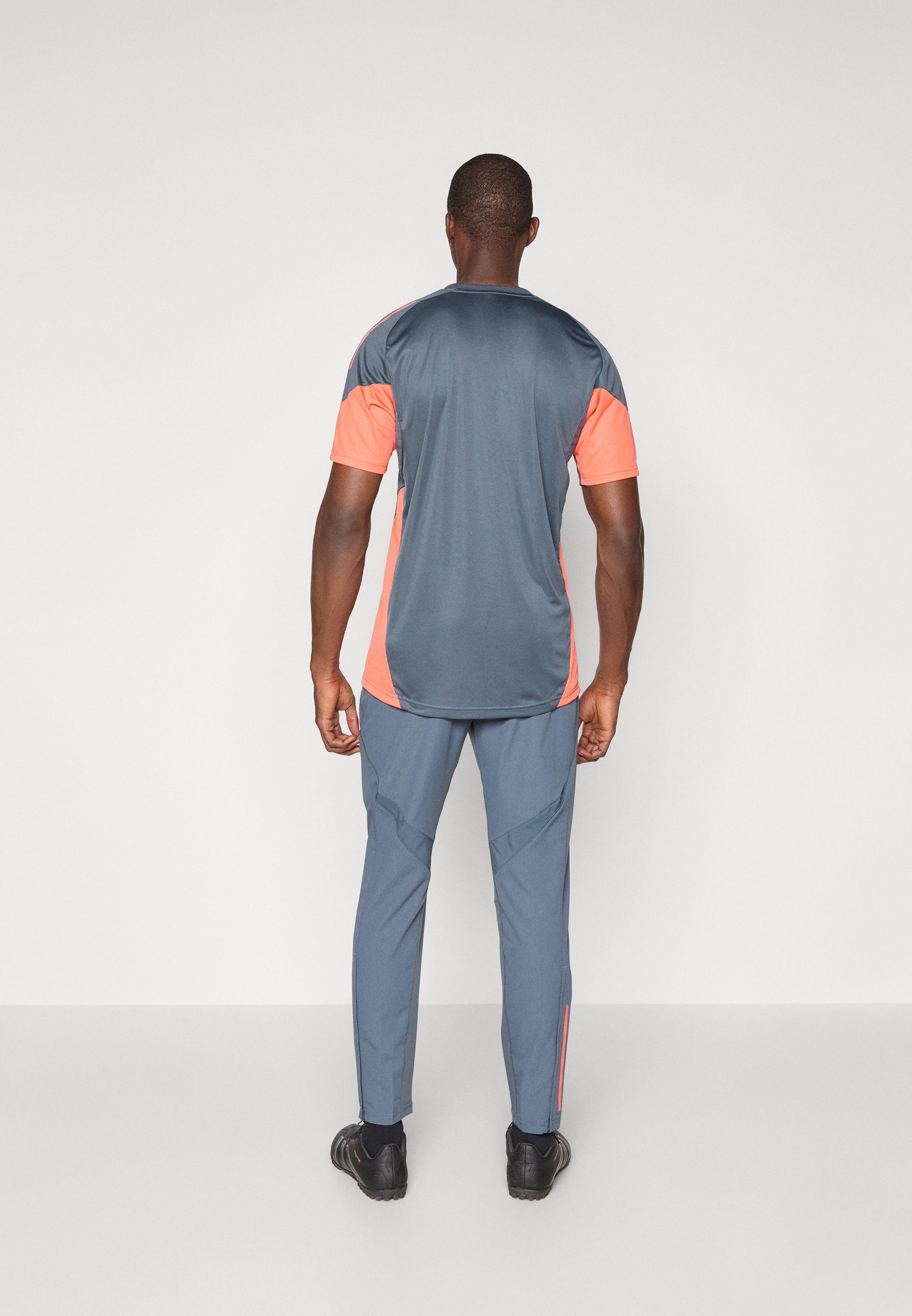 adidas Performance FC BAYERN 2025/2026 TIRO25 COMPETITION PRESENTATION PANTS - Klubové oblečenie - tučná farbená