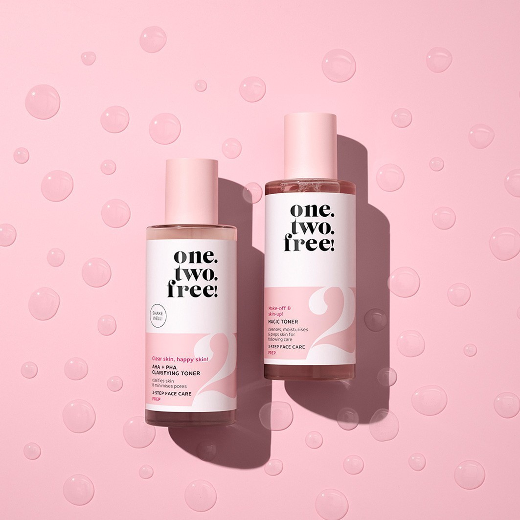 one.two.free! Čistiace pleťové tonikum s AHA + PHA – 100 ml