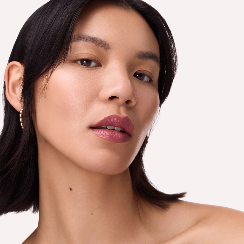 Vlažilna šminka Catrice Glass Like Gloss Stick s sijajnim zaključkom
