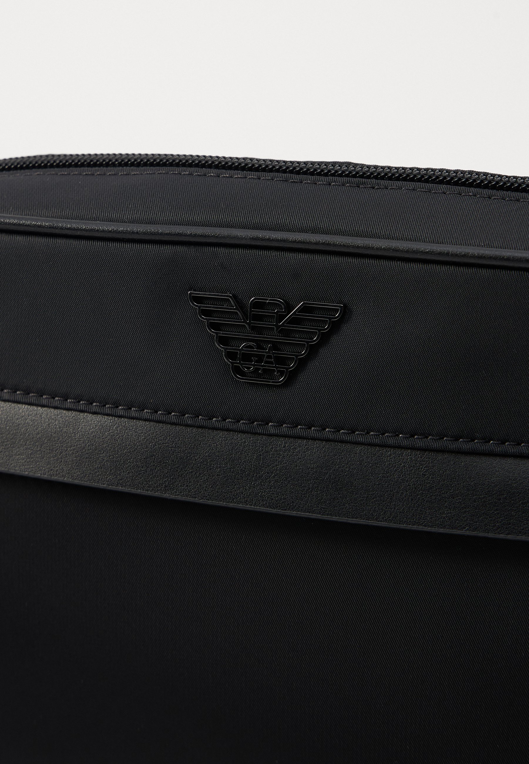 Borsa a tracolla unisex Emporio Armani - borsa a tracolla - nera