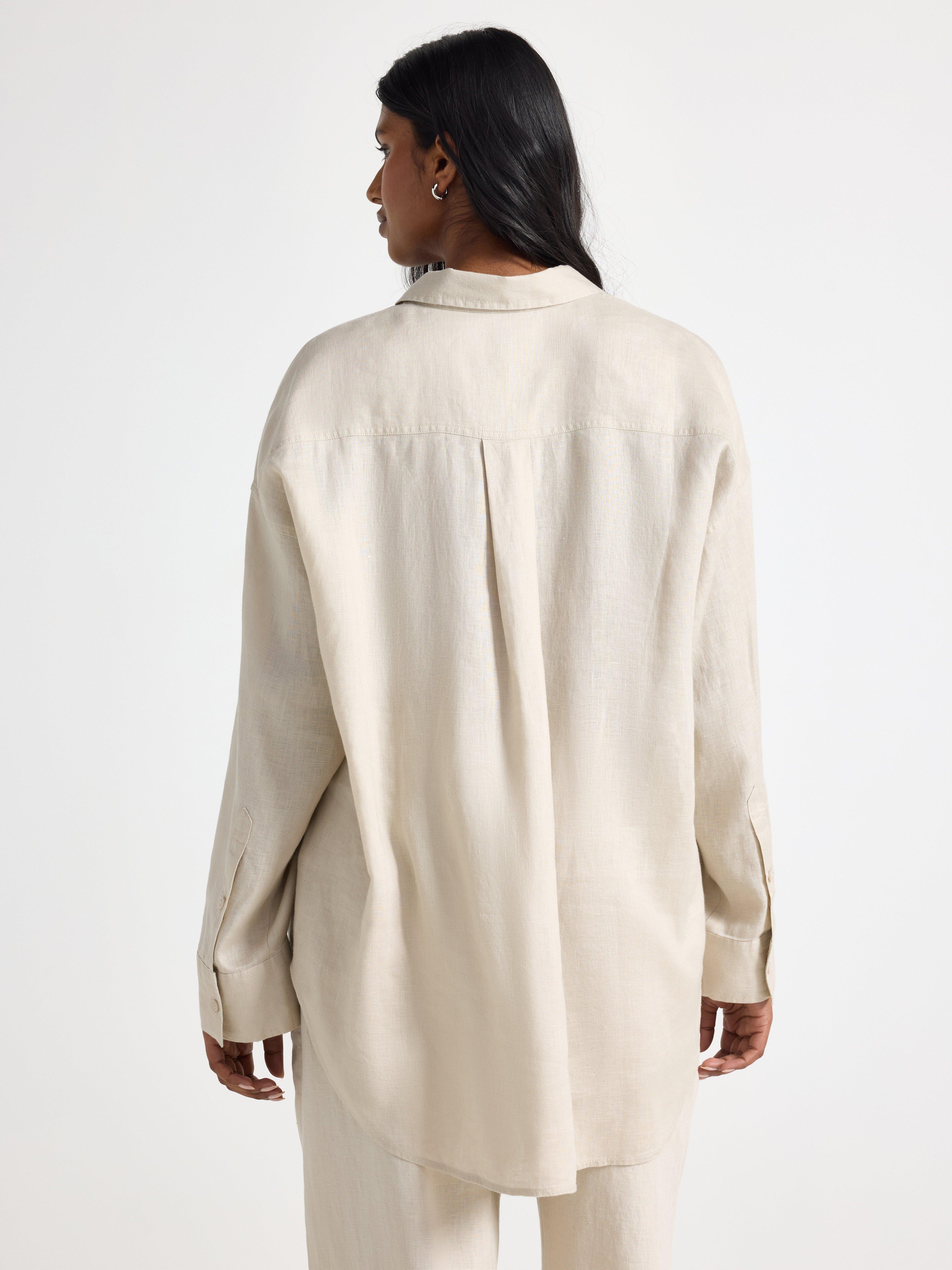 Camisa oversized em linho bege claro