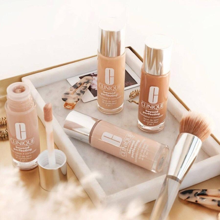 Clinique Beyond Perfecting пудер + коректор - 30 мл