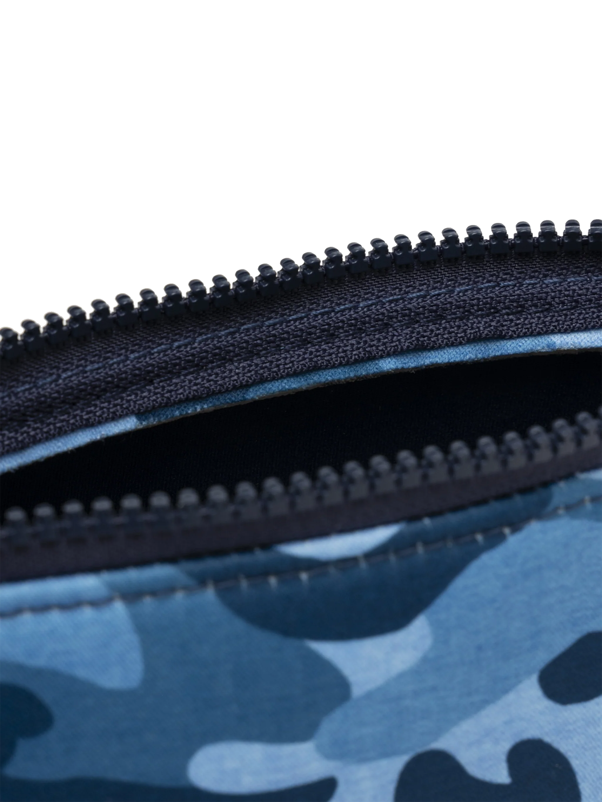 Aline scuba clutch tas met camouflageprint
